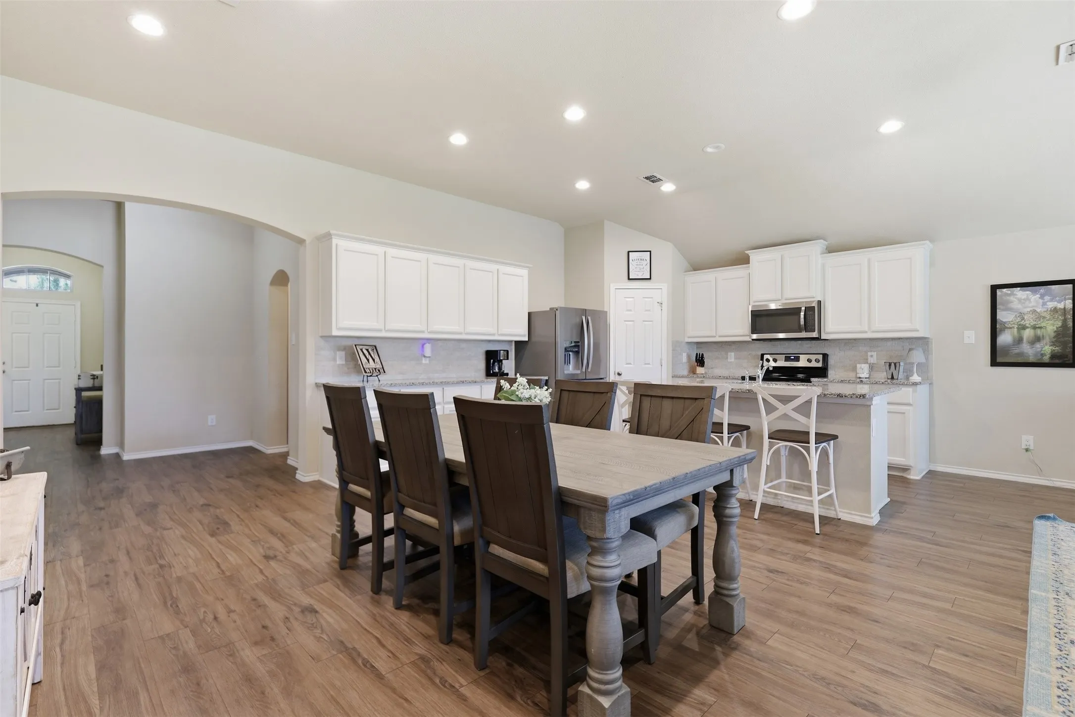 Single Family Residence For Sale in Parker County , 2541 Weatherford Heights Drive, Weatherford, Texas 76087, 4 Bedroom, 2 Bathroom, 3 Garage spaces, 1,911 Sqft, built in 2017, mls#21328628, Real Estate Agent in Weatherford, Homes For Sale in Parker county, Homes For Sale in Weatherford, Realtor in Weatherford Texas, Real Estate Brokerage Independent Realty Texas, Luminita Cordes Realtor