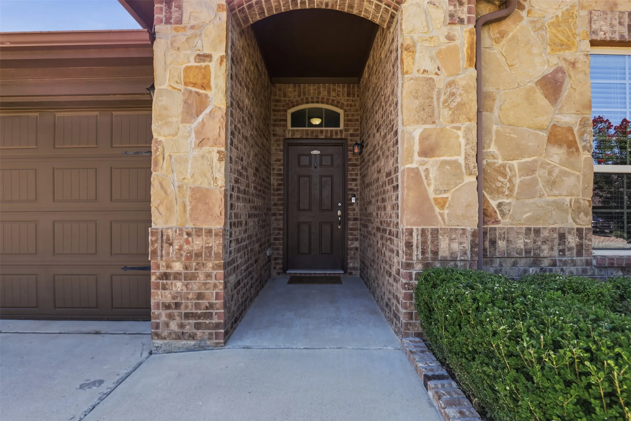Single Family Residence For Sale in Parker County , 2541 Weatherford Heights Drive, Weatherford, Texas 76087, 4 Bedroom, 2 Bathroom, 3 Garage spaces, 1,911 Sqft, built in 2017, mls#21328628, Real Estate Agent in Weatherford, Homes For Sale in Parker county, Homes For Sale in Weatherford, Realtor in Weatherford Texas, Real Estate Brokerage Independent Realty Texas, Luminita Cordes Realtor