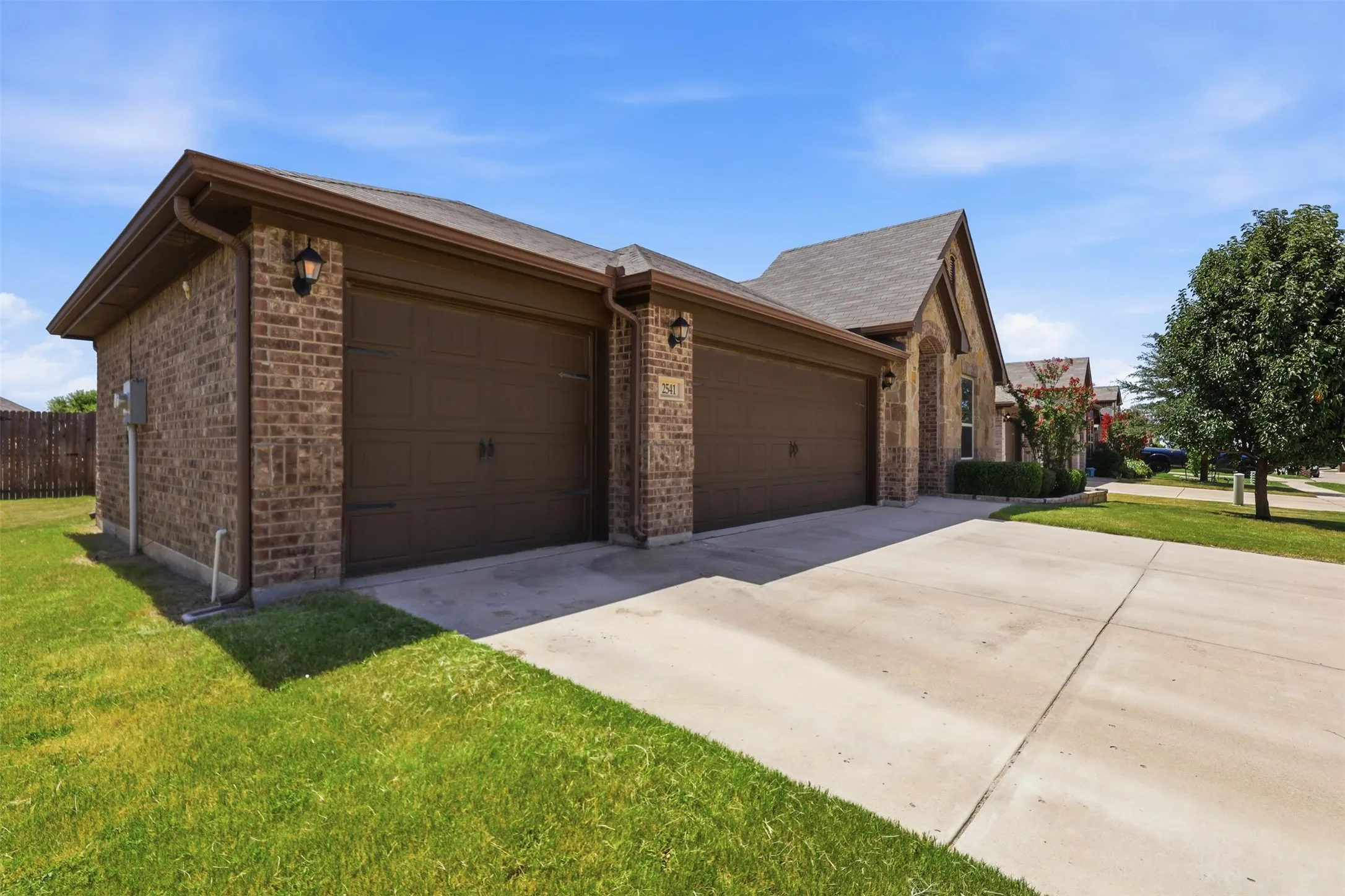 Single Family Residence For Sale in Parker County , 2541 Weatherford Heights Drive, Weatherford, Texas 76087, 4 Bedroom, 2 Bathroom, 3 Garage spaces, 1,911 Sqft, built in 2017, mls#21328628, Real Estate Agent in Weatherford, Homes For Sale in Parker county, Homes For Sale in Weatherford, Realtor in Weatherford Texas, Real Estate Brokerage Independent Realty Texas, Luminita Cordes Realtor