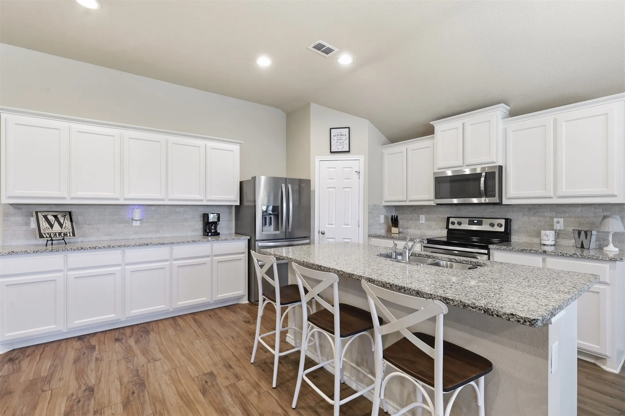 Single Family Residence For Sale in Parker County , 2541 Weatherford Heights Drive, Weatherford, Texas 76087, 4 Bedroom, 2 Bathroom, 3 Garage spaces, 1,911 Sqft, built in 2017, mls#21328628, Real Estate Agent in Weatherford, Homes For Sale in Parker county, Homes For Sale in Weatherford, Realtor in Weatherford Texas, Real Estate Brokerage Independent Realty Texas, Luminita Cordes Realtor
