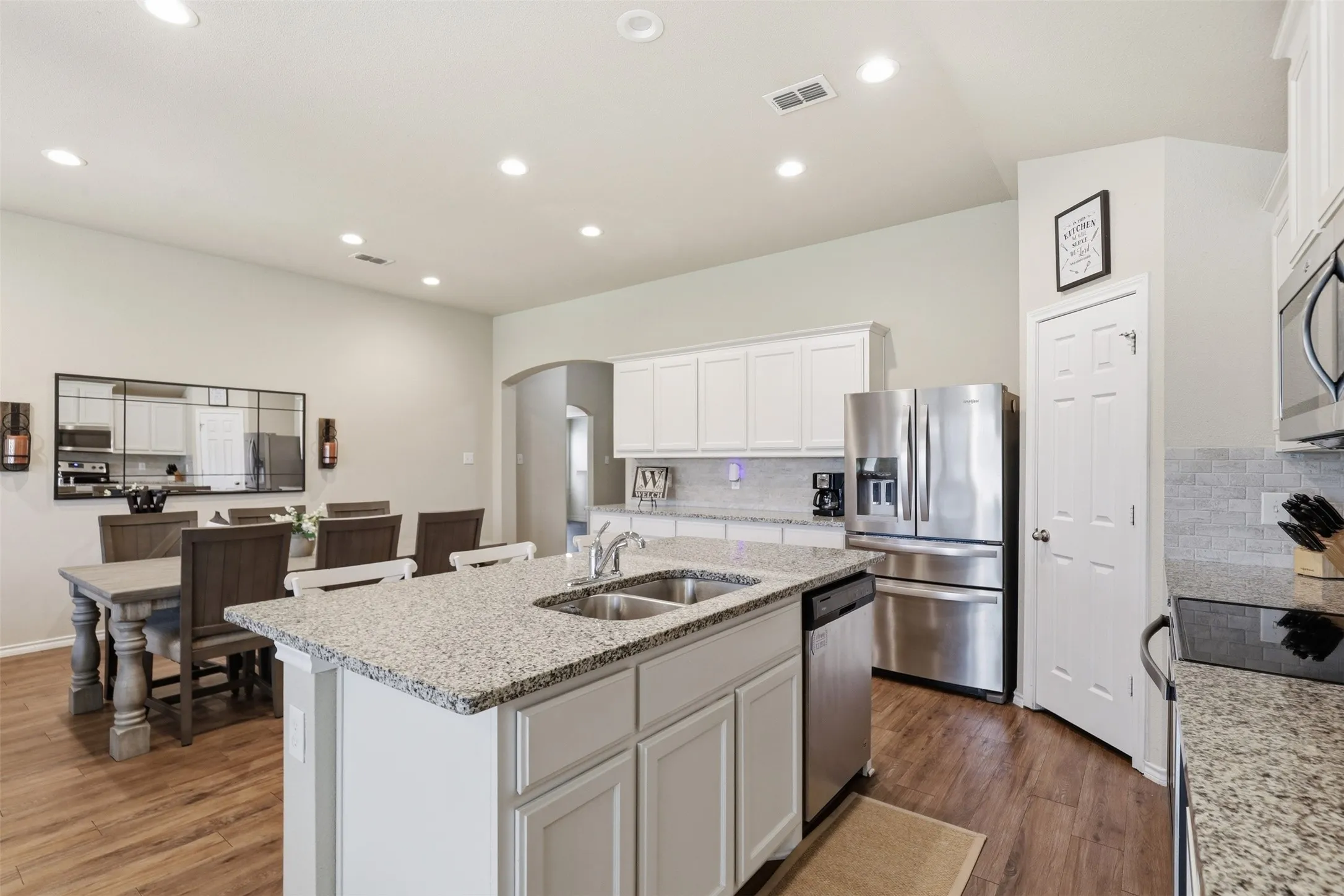 Single Family Residence For Sale in Parker County , 2541 Weatherford Heights Drive, Weatherford, Texas 76087, 4 Bedroom, 2 Bathroom, 3 Garage spaces, 1,911 Sqft, built in 2017, mls#21328628, Real Estate Agent in Weatherford, Homes For Sale in Parker county, Homes For Sale in Weatherford, Realtor in Weatherford Texas, Real Estate Brokerage Independent Realty Texas, Luminita Cordes Realtor