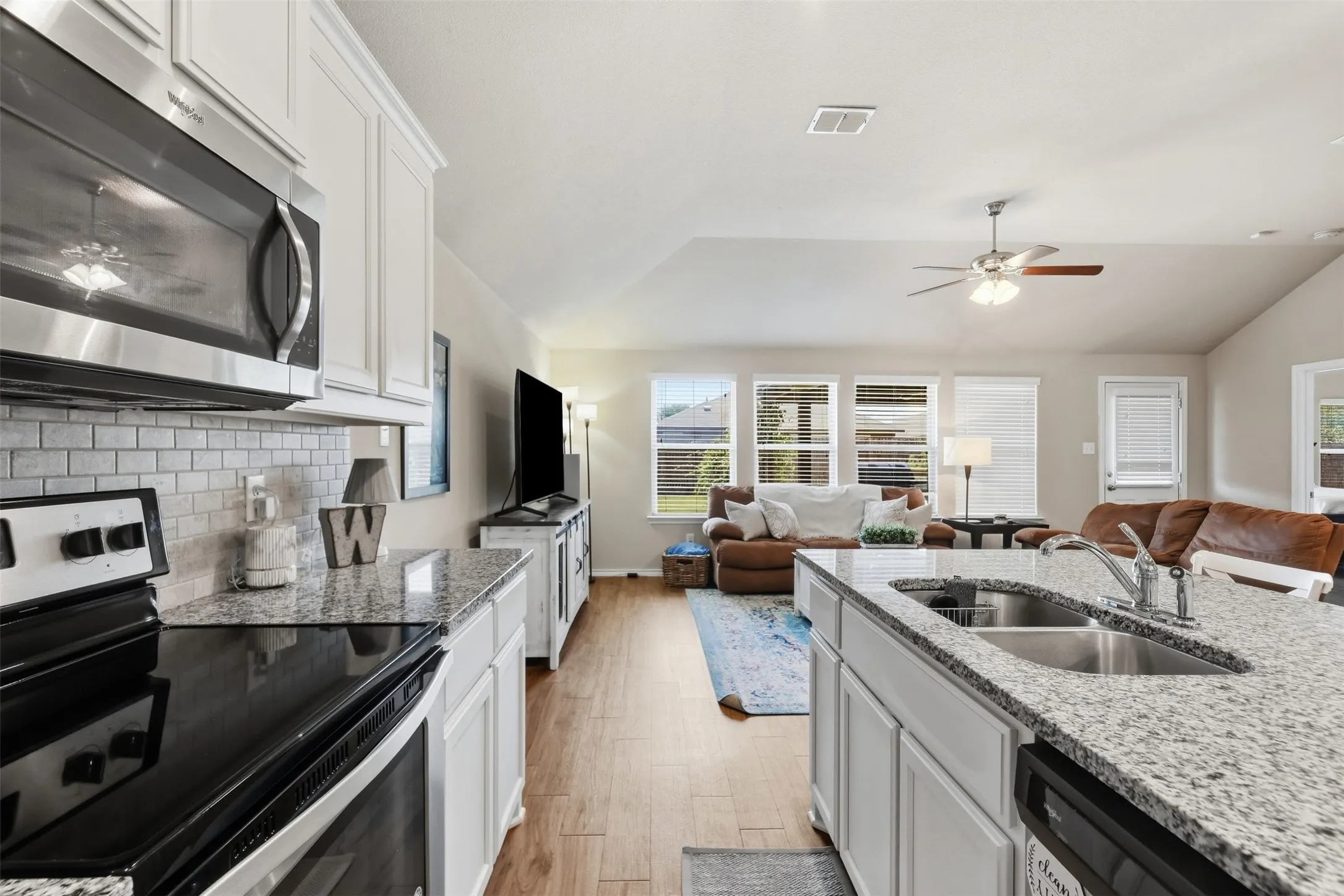 Single Family Residence For Sale in Parker County , 2541 Weatherford Heights Drive, Weatherford, Texas 76087, 4 Bedroom, 2 Bathroom, 3 Garage spaces, 1,911 Sqft, built in 2017, mls#21328628, Real Estate Agent in Weatherford, Homes For Sale in Parker county, Homes For Sale in Weatherford, Realtor in Weatherford Texas, Real Estate Brokerage Independent Realty Texas, Luminita Cordes Realtor