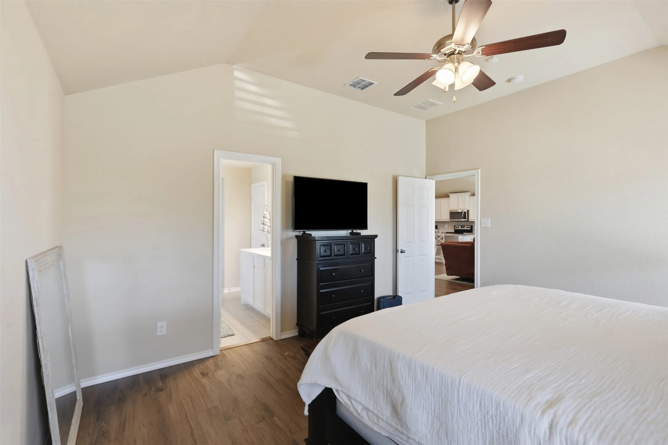 Single Family Residence For Sale in Parker County , 2541 Weatherford Heights Drive, Weatherford, Texas 76087, 4 Bedroom, 2 Bathroom, 3 Garage spaces, 1,911 Sqft, built in 2017, mls#21328628, Real Estate Agent in Weatherford, Homes For Sale in Parker county, Homes For Sale in Weatherford, Realtor in Weatherford Texas, Real Estate Brokerage Independent Realty Texas, Luminita Cordes Realtor