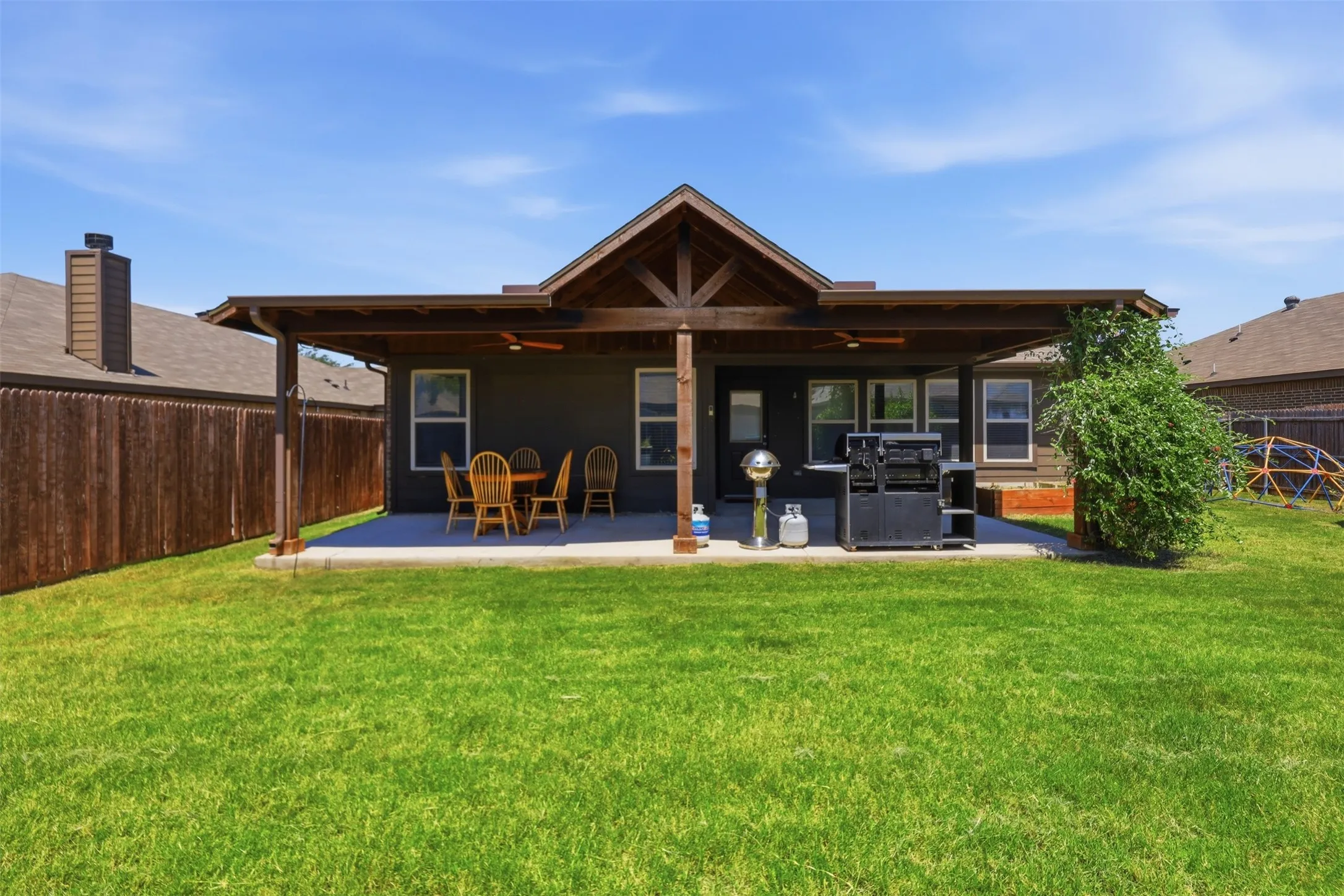 Single Family Residence For Sale in Parker County , 2541 Weatherford Heights Drive, Weatherford, Texas 76087, 4 Bedroom, 2 Bathroom, 3 Garage spaces, 1,911 Sqft, built in 2017, mls#21328628, Real Estate Agent in Weatherford, Homes For Sale in Parker county, Homes For Sale in Weatherford, Realtor in Weatherford Texas, Real Estate Brokerage Independent Realty Texas, Luminita Cordes Realtor