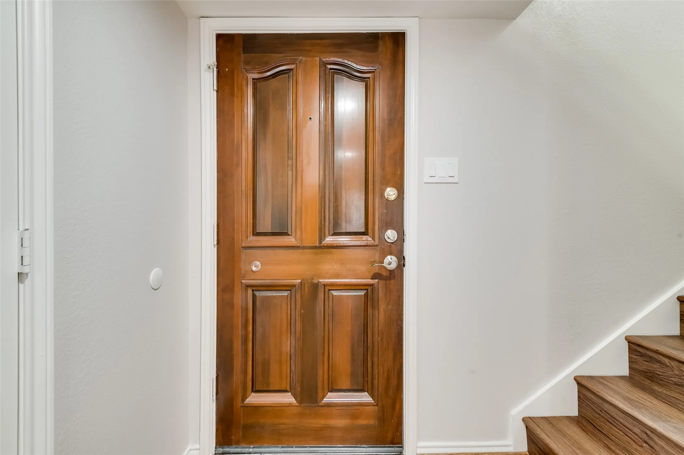 Condominium For Sale in Dallas County , 3434 Daniel Avenue D, University Park, Texas 75205, 2 Bedroom, 3 Bathroom, 2 Garage spaces, 1,245 Sqft, built in 1984, mls#21329793, Real Estate Agent in University Park, Homes For Sale in Dallas county, Homes For Sale in University Park, Realtor in University Park Texas, Real Estate Brokerage Independent Realty Texas, Luminita Cordes Realtor