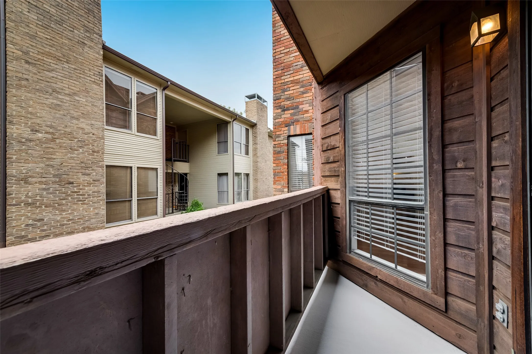 Condominium For Sale in Dallas County , 3434 Daniel Avenue D, University Park, Texas 75205, 2 Bedroom, 3 Bathroom, 2 Garage spaces, 1,245 Sqft, built in 1984, mls#21329793, Real Estate Agent in University Park, Homes For Sale in Dallas county, Homes For Sale in University Park, Realtor in University Park Texas, Real Estate Brokerage Independent Realty Texas, Luminita Cordes Realtor