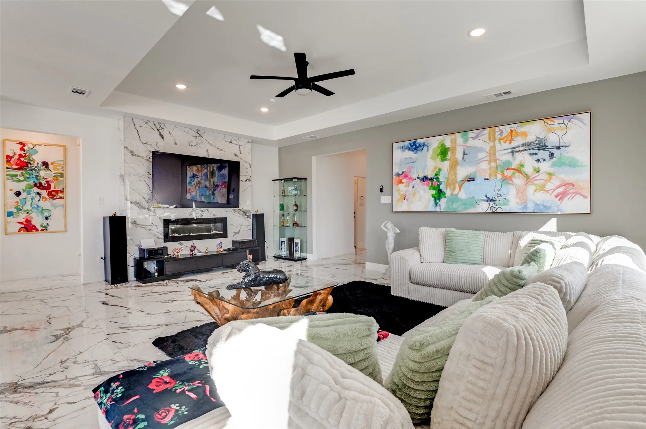 Single Family Residence For Sale in Ellis County , 307 Highland Avenue, Red Oak, Texas 75154, 4 Bedroom, 2 Bathroom, 2 Garage spaces, 2,102 Sqft, built in 2023, mls#21330390, Real Estate Agent in Red Oak, Homes For Sale in Ellis county, Homes For Sale in Red Oak, Realtor in Red Oak Texas, Real Estate Brokerage Independent Realty Texas, Luminita Cordes Realtor