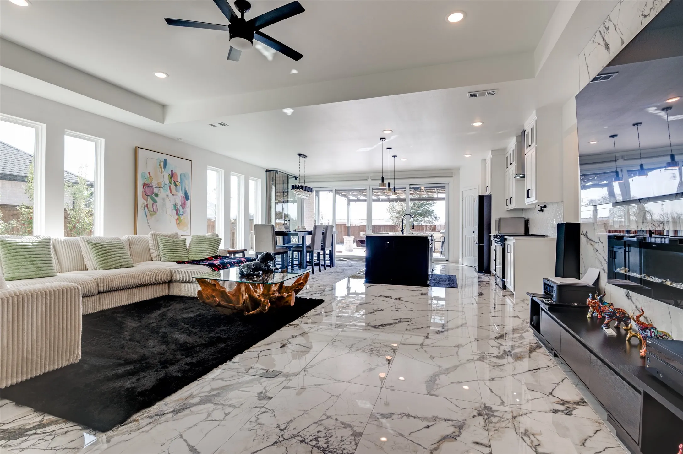 Single Family Residence For Sale in Ellis County , 307 Highland Avenue, Red Oak, Texas 75154, 4 Bedroom, 2 Bathroom, 2 Garage spaces, 2,102 Sqft, built in 2023, mls#21330390, Real Estate Agent in Red Oak, Homes For Sale in Ellis county, Homes For Sale in Red Oak, Realtor in Red Oak Texas, Real Estate Brokerage Independent Realty Texas, Luminita Cordes Realtor