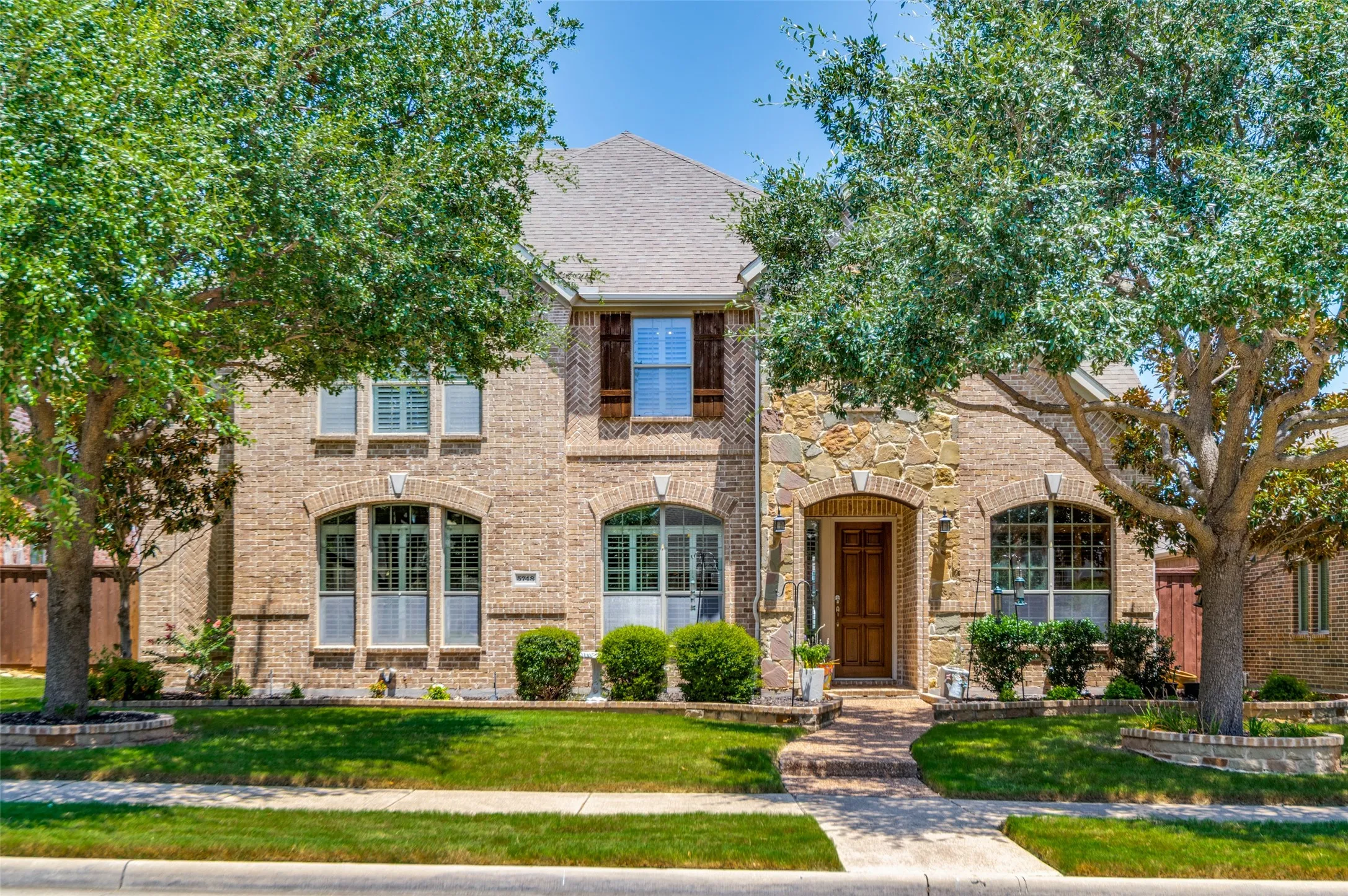 Single Family Residence For Sale in Collin County , 5748 Wellington Lane, Frisco, Texas 75033, 5 Bedroom, 3 Bathroom, 3 Garage spaces, 3,546 Sqft, built in 2005, Price $699,900, mls#21329640, Real Estate Agent in Frisco, Homes For Sale in Collin county, Homes For Sale in Frisco, Realtor in Frisco Texas, Real Estate Brokerage Independent Realty Texas, Luminita Cordes Realtor