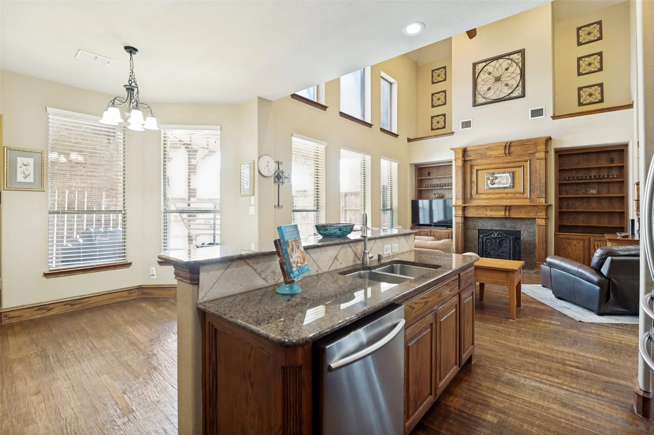 Single Family Residence For Sale in Collin County , 5748 Wellington Lane, Frisco, Texas 75033, 5 Bedroom, 3 Bathroom, 3 Garage spaces, 3,546 Sqft, built in 2005, Price $699,900, mls#21329640, Real Estate Agent in Frisco, Homes For Sale in Collin county, Homes For Sale in Frisco, Realtor in Frisco Texas, Real Estate Brokerage Independent Realty Texas, Luminita Cordes Realtor