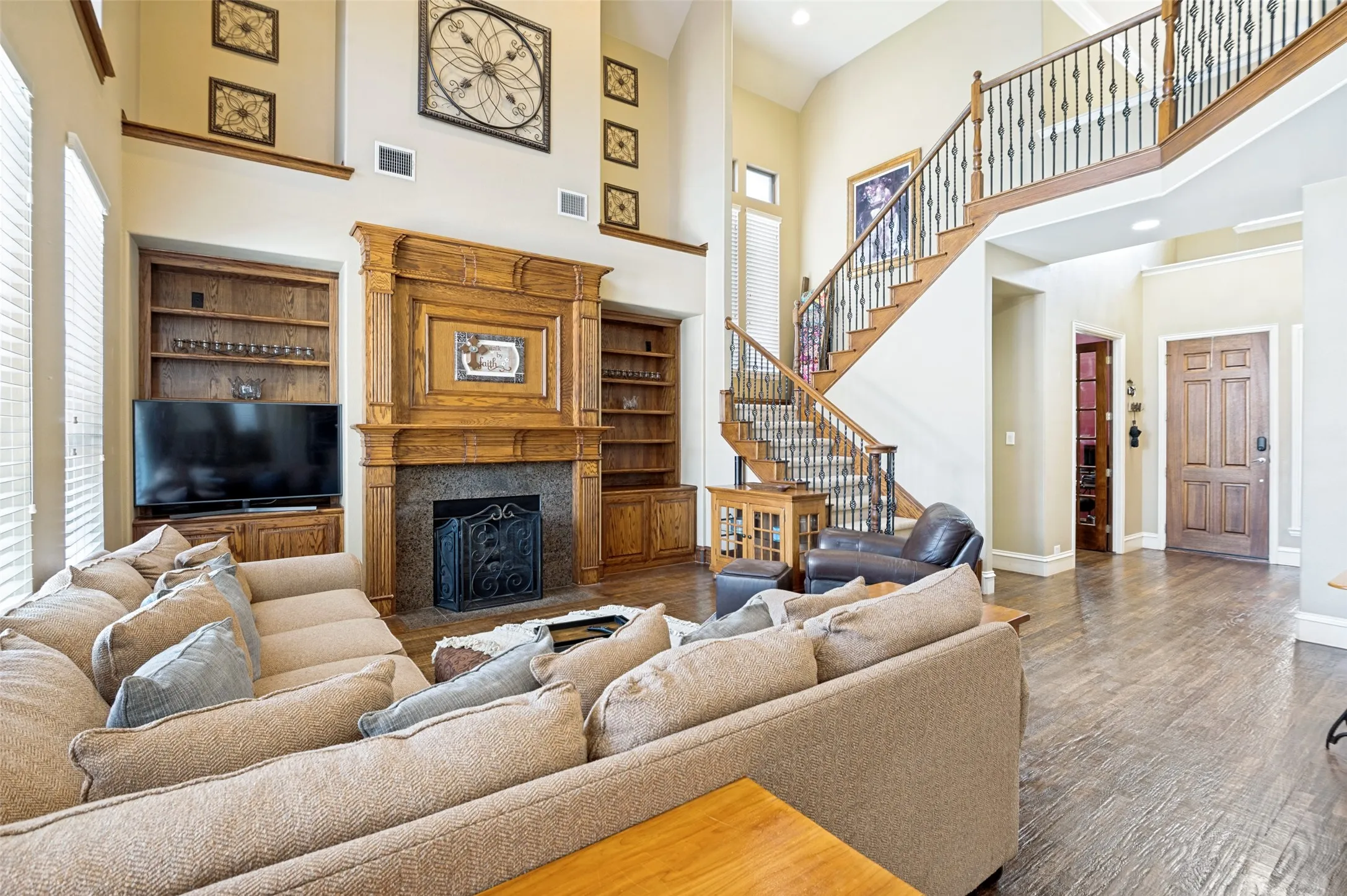 Single Family Residence For Sale in Collin County , 5748 Wellington Lane, Frisco, Texas 75033, 5 Bedroom, 3 Bathroom, 3 Garage spaces, 3,546 Sqft, built in 2005, Price $699,900, mls#21329640, Real Estate Agent in Frisco, Homes For Sale in Collin county, Homes For Sale in Frisco, Realtor in Frisco Texas, Real Estate Brokerage Independent Realty Texas, Luminita Cordes Realtor