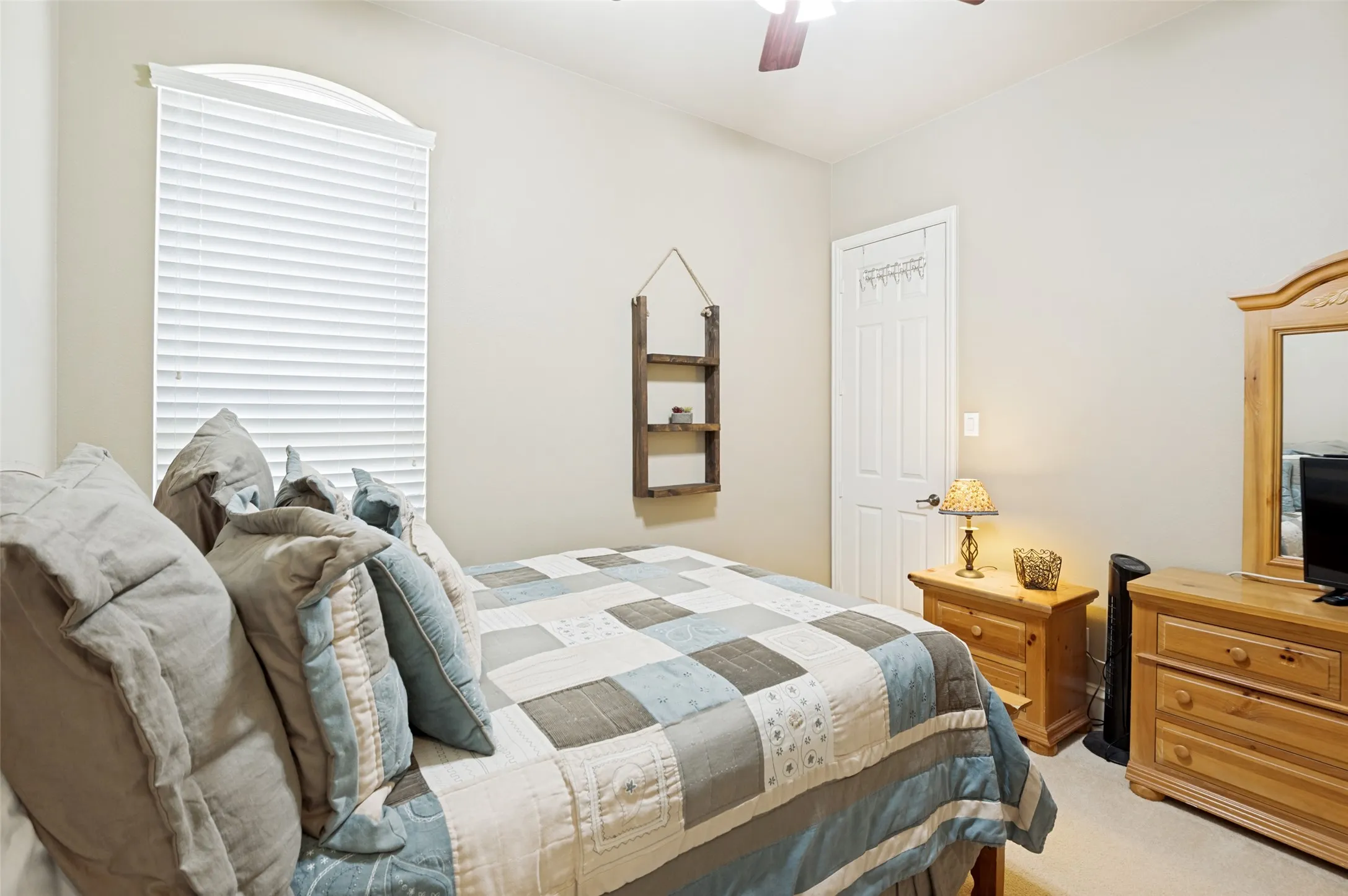 Single Family Residence For Sale in Collin County , 5748 Wellington Lane, Frisco, Texas 75033, 5 Bedroom, 3 Bathroom, 3 Garage spaces, 3,546 Sqft, built in 2005, Price $699,900, mls#21329640, Real Estate Agent in Frisco, Homes For Sale in Collin county, Homes For Sale in Frisco, Realtor in Frisco Texas, Real Estate Brokerage Independent Realty Texas, Luminita Cordes Realtor