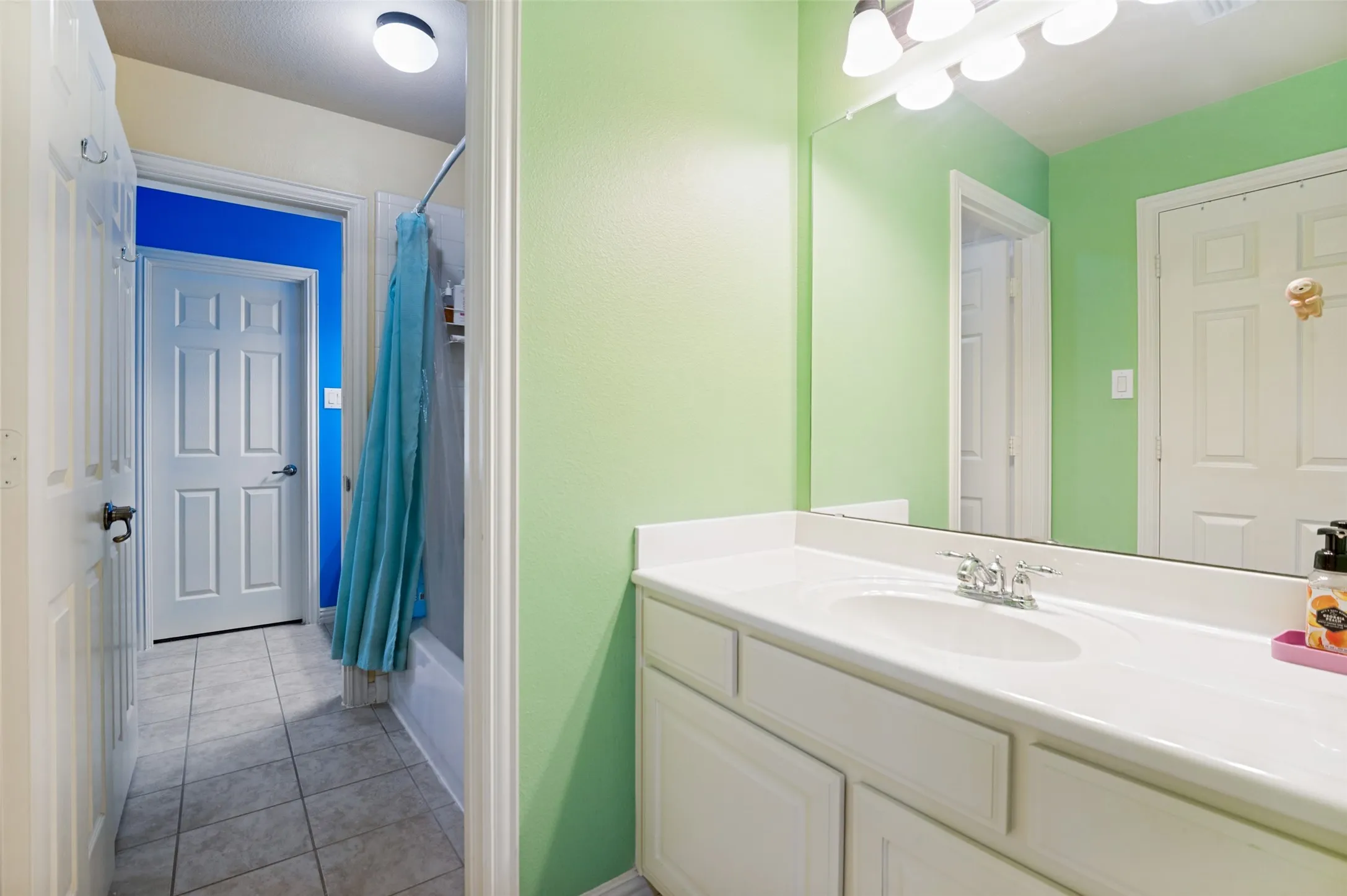 Single Family Residence For Sale in Collin County , 5748 Wellington Lane, Frisco, Texas 75033, 5 Bedroom, 3 Bathroom, 3 Garage spaces, 3,546 Sqft, built in 2005, Price $699,900, mls#21329640, Real Estate Agent in Frisco, Homes For Sale in Collin county, Homes For Sale in Frisco, Realtor in Frisco Texas, Real Estate Brokerage Independent Realty Texas, Luminita Cordes Realtor