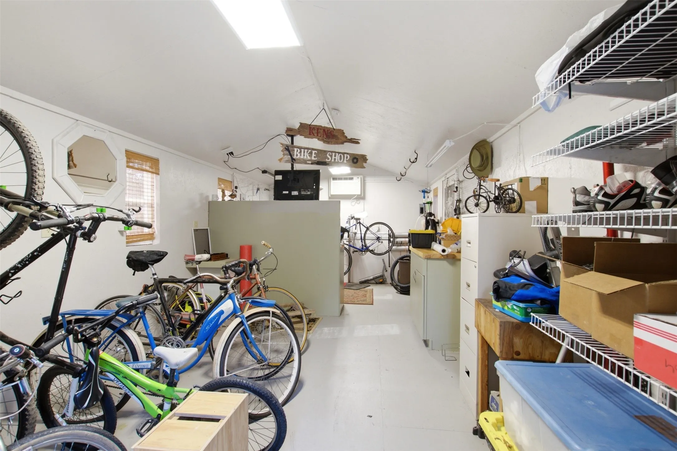 Climate controlled workshop with 2 entries