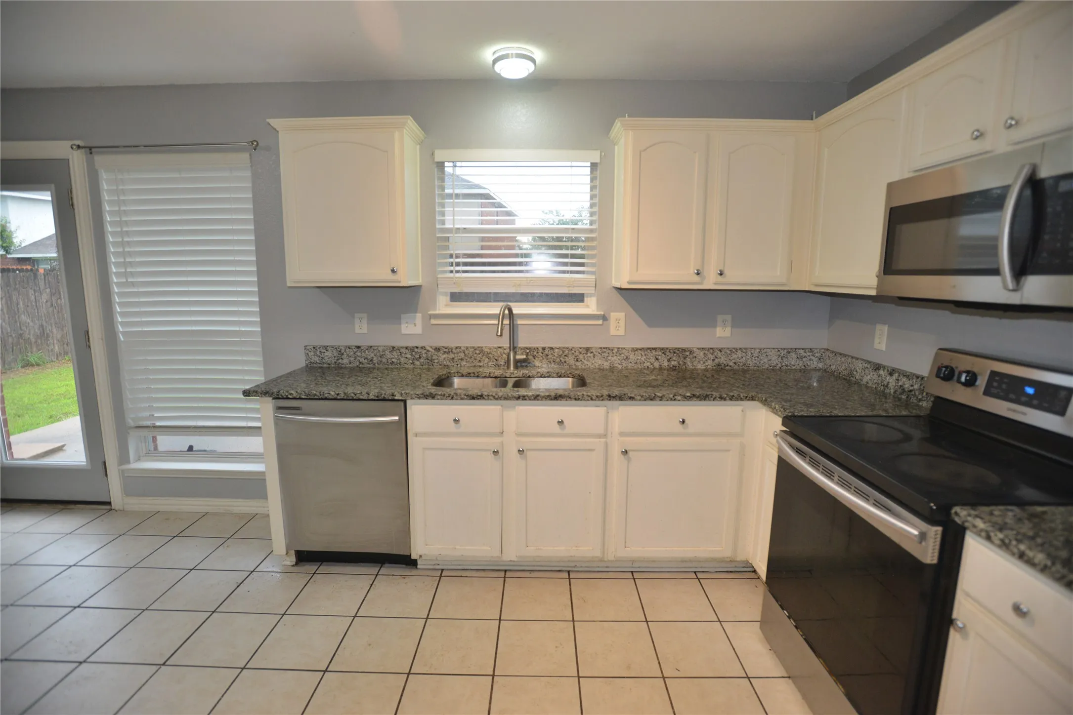 Single Family Residence For Sale in Dallas County , 2820 Island Wren Drive, Mesquite, Texas 75181, 4 Bedroom, 3 Bathroom, 2 Garage spaces, 2,638 Sqft, built in 2004, mls#21329314, Real Estate Agent in Mesquite, Homes For Sale in Dallas county, Homes For Sale in Mesquite, Realtor in Mesquite Texas, Real Estate Brokerage Independent Realty Texas, Luminita Cordes Realtor