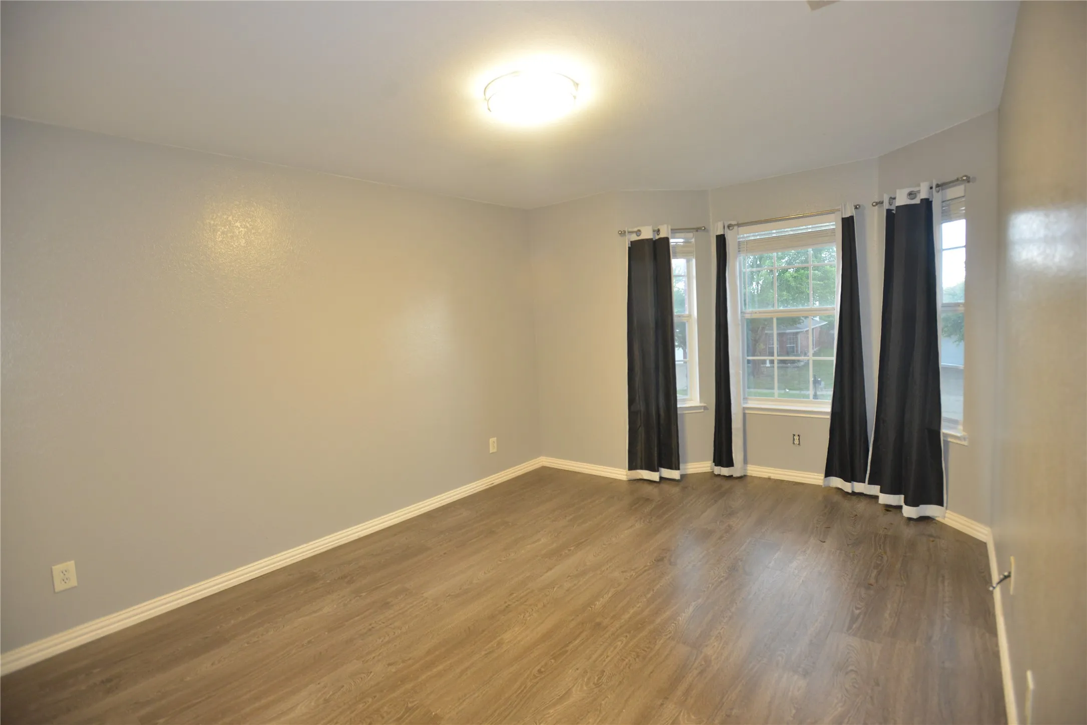 Single Family Residence For Sale in Dallas County , 2820 Island Wren Drive, Mesquite, Texas 75181, 4 Bedroom, 3 Bathroom, 2 Garage spaces, 2,638 Sqft, built in 2004, mls#21329314, Real Estate Agent in Mesquite, Homes For Sale in Dallas county, Homes For Sale in Mesquite, Realtor in Mesquite Texas, Real Estate Brokerage Independent Realty Texas, Luminita Cordes Realtor
