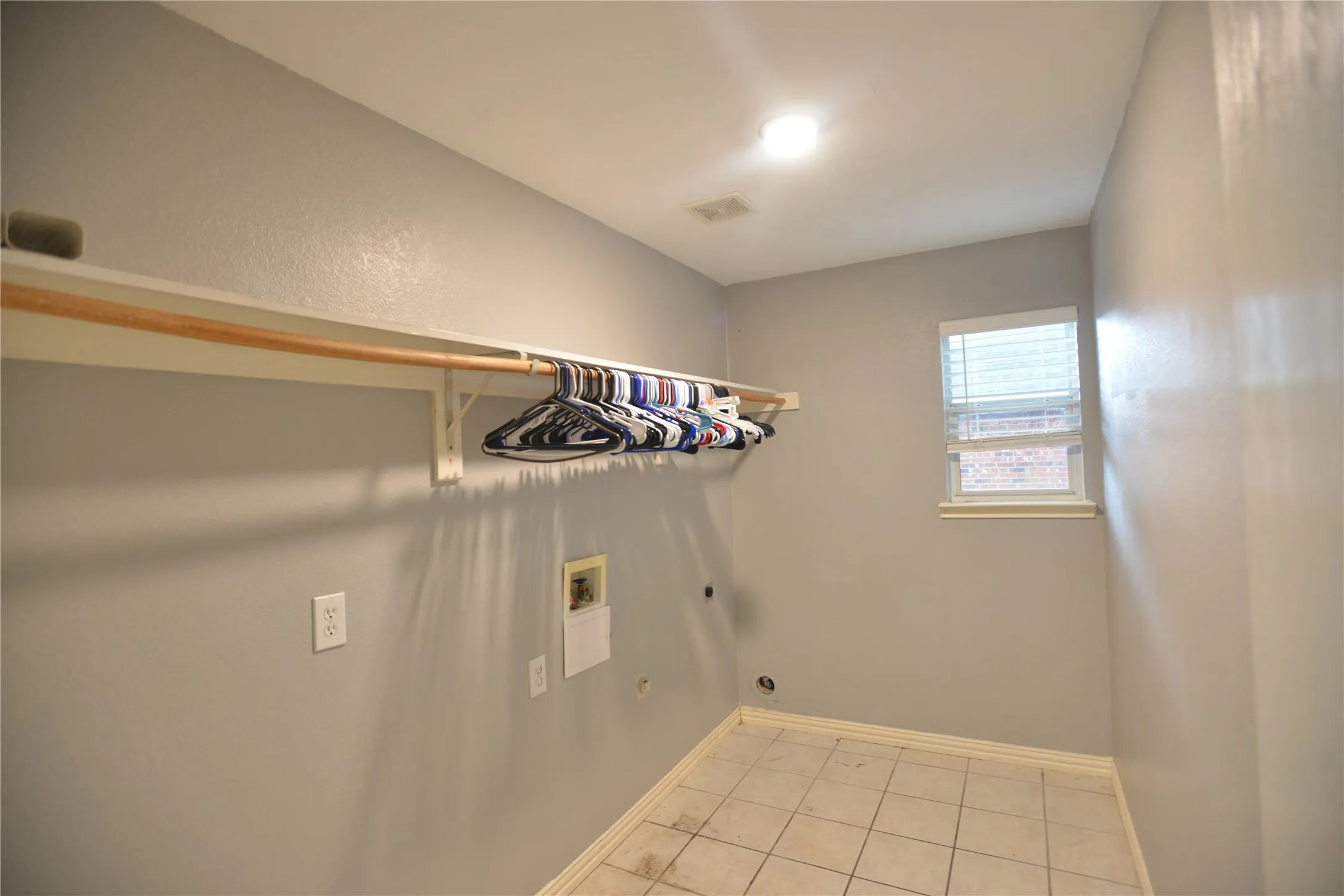 Single Family Residence For Sale in Dallas County , 2820 Island Wren Drive, Mesquite, Texas 75181, 4 Bedroom, 3 Bathroom, 2 Garage spaces, 2,638 Sqft, built in 2004, mls#21329314, Real Estate Agent in Mesquite, Homes For Sale in Dallas county, Homes For Sale in Mesquite, Realtor in Mesquite Texas, Real Estate Brokerage Independent Realty Texas, Luminita Cordes Realtor