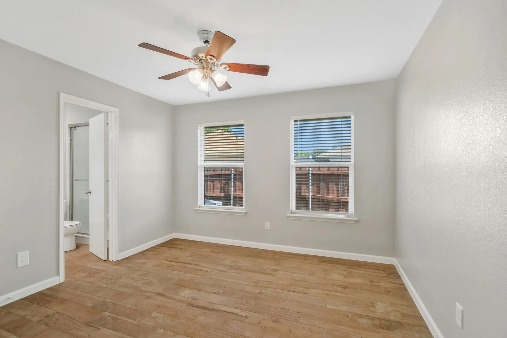 Duplex For Rent in Tarrant County , 306 Crowe Drive, Euless, Texas 76040, 2 Bedroom, 2 Bathroom, 2 Garage spaces, 1,164 Sqft, built in 1990, mls#21330455, Real Estate Agent in Euless, Homes For Rent in Tarrant county, Homes For Rent in Euless, Realtor in Euless Texas, Real Estate Brokerage Independent Realty Texas, Luminita Cordes Realtor