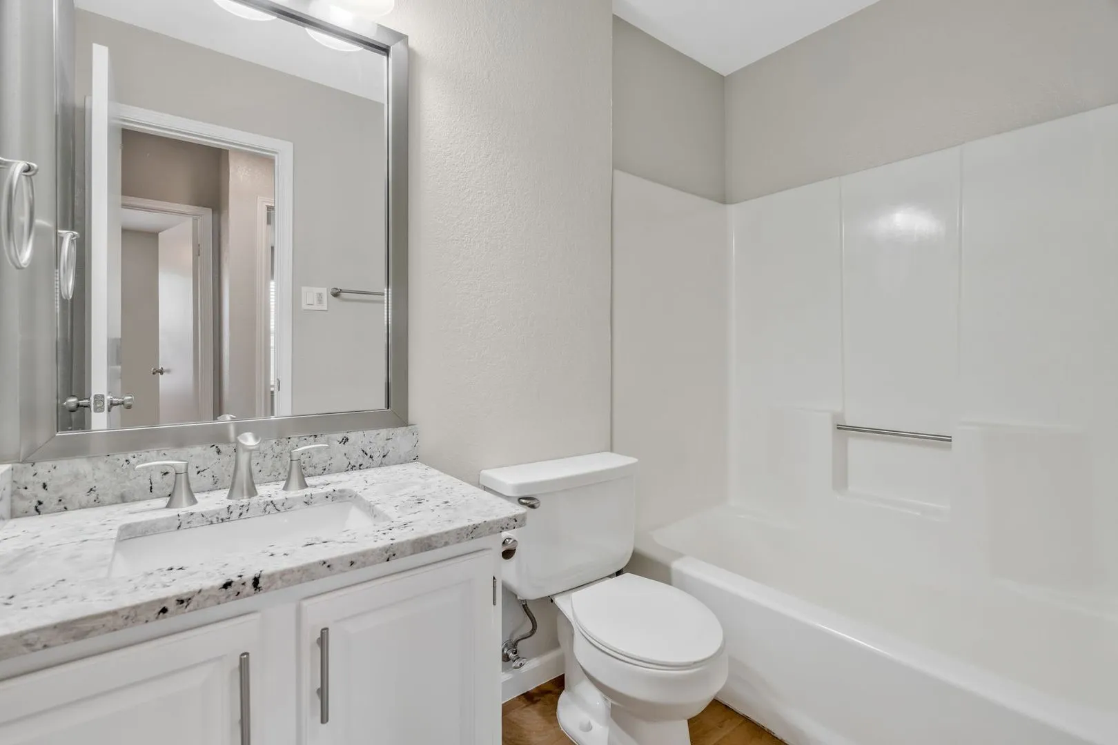 Duplex For Rent in Tarrant County , 306 Crowe Drive, Euless, Texas 76040, 2 Bedroom, 2 Bathroom, 2 Garage spaces, 1,164 Sqft, built in 1990, mls#21330455, Real Estate Agent in Euless, Homes For Rent in Tarrant county, Homes For Rent in Euless, Realtor in Euless Texas, Real Estate Brokerage Independent Realty Texas, Luminita Cordes Realtor