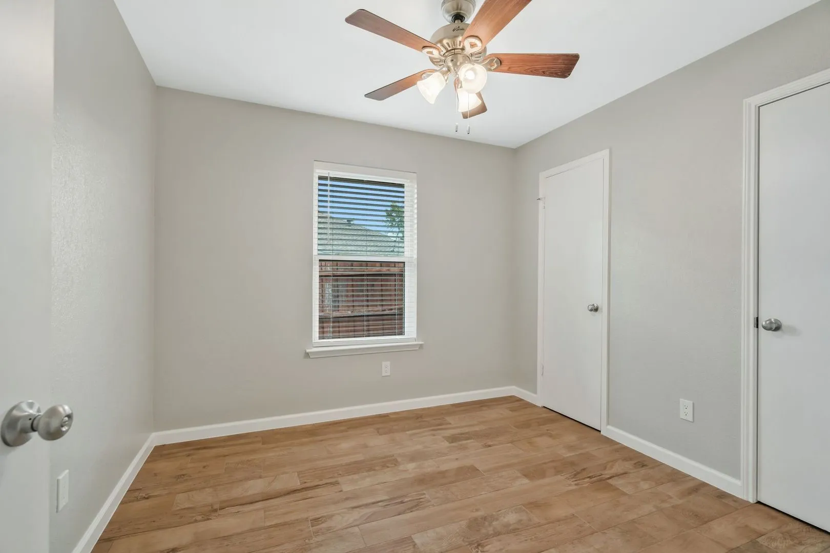 Duplex For Rent in Tarrant County , 306 Crowe Drive, Euless, Texas 76040, 2 Bedroom, 2 Bathroom, 2 Garage spaces, 1,164 Sqft, built in 1990, mls#21330455, Real Estate Agent in Euless, Homes For Rent in Tarrant county, Homes For Rent in Euless, Realtor in Euless Texas, Real Estate Brokerage Independent Realty Texas, Luminita Cordes Realtor