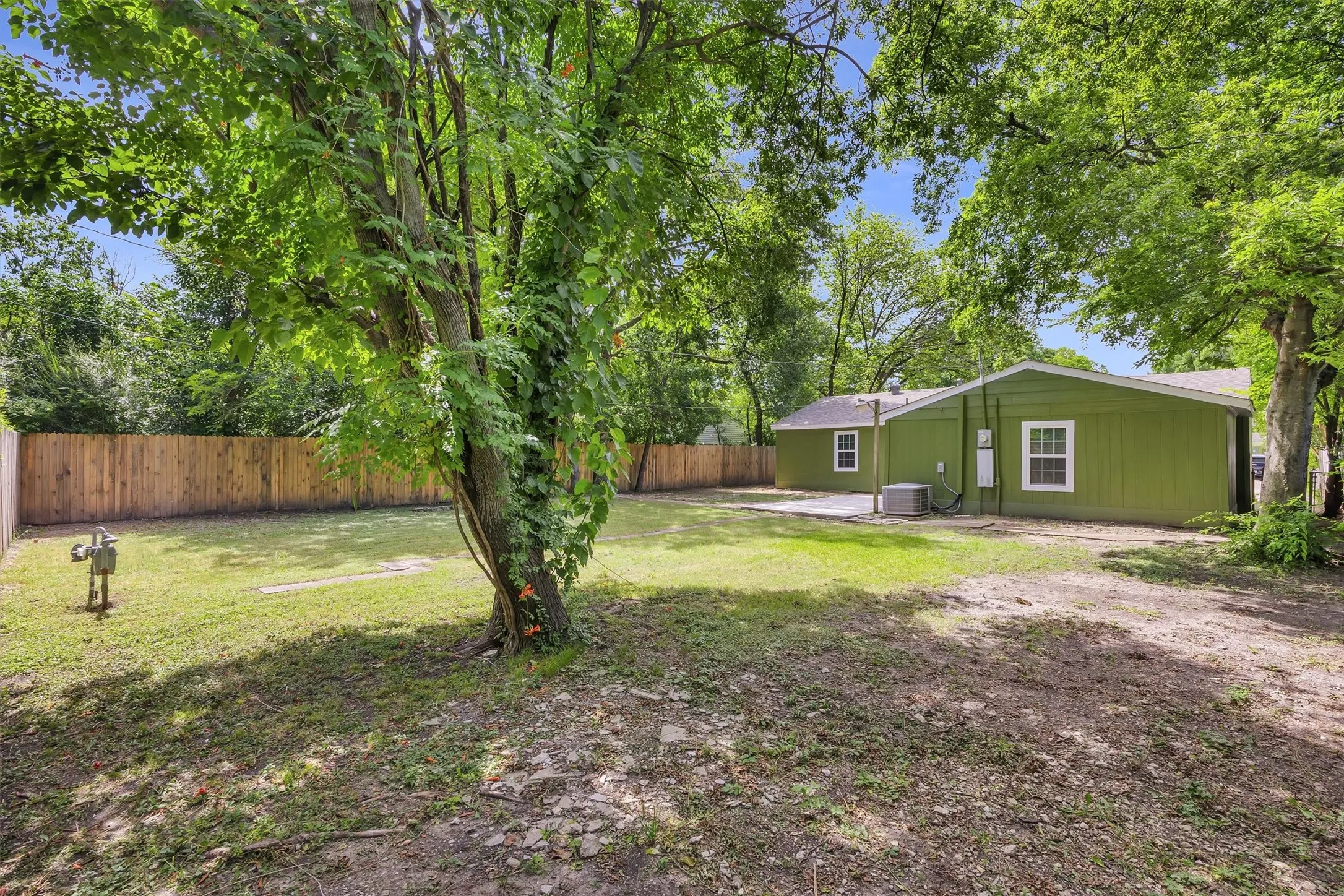 Single Family Residence For Sale in Dallas County , 2647 Province Lane, Dallas, Texas 75228, 4 Bedroom, 2 Bathroom, Garage spaces, 1,542 Sqft, built in 1954, mls#21321786, Real Estate Agent in Dallas, Homes For Sale in Dallas county, Homes For Sale in Dallas, Realtor in Dallas Texas, Real Estate Brokerage Independent Realty Texas, Luminita Cordes Realtor