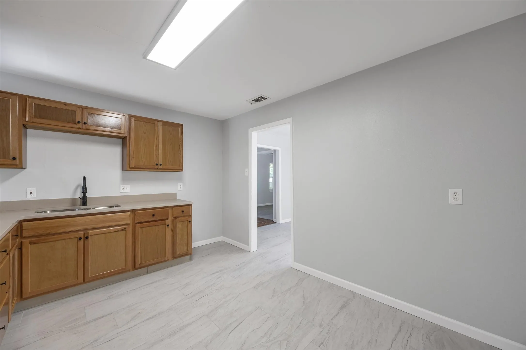 Single Family Residence For Sale in Dallas County , 2647 Province Lane, Dallas, Texas 75228, 4 Bedroom, 2 Bathroom, Garage spaces, 1,542 Sqft, built in 1954, mls#21321786, Real Estate Agent in Dallas, Homes For Sale in Dallas county, Homes For Sale in Dallas, Realtor in Dallas Texas, Real Estate Brokerage Independent Realty Texas, Luminita Cordes Realtor
