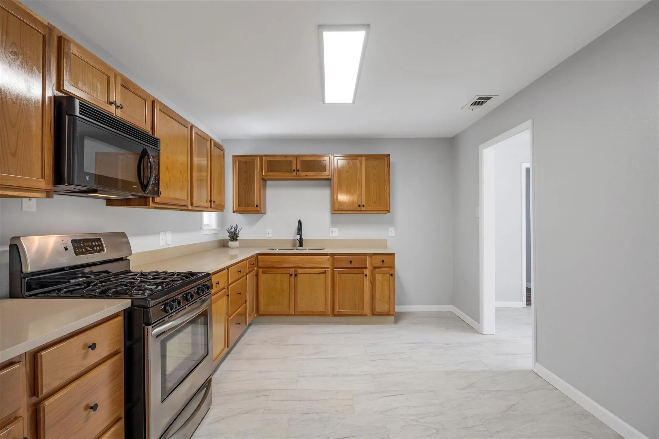 Single Family Residence For Sale in Dallas County , 2647 Province Lane, Dallas, Texas 75228, 4 Bedroom, 2 Bathroom, Garage spaces, 1,542 Sqft, built in 1954, mls#21321786, Real Estate Agent in Dallas, Homes For Sale in Dallas county, Homes For Sale in Dallas, Realtor in Dallas Texas, Real Estate Brokerage Independent Realty Texas, Luminita Cordes Realtor