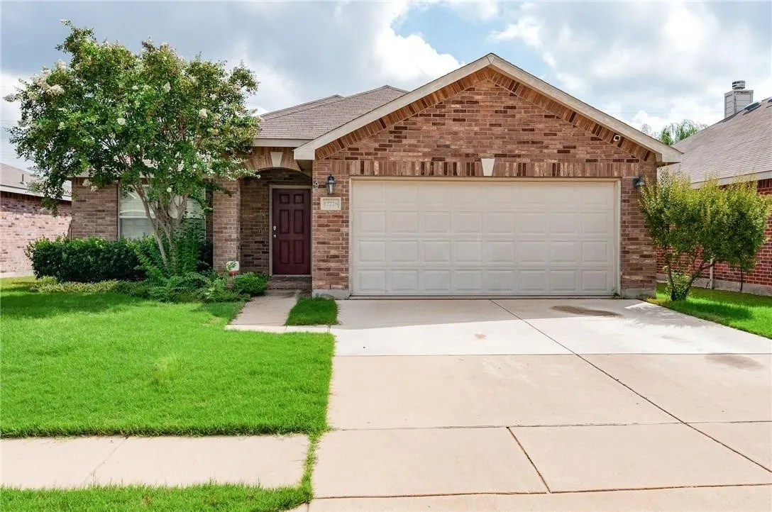 Single Family Residence For Rent in Tarrant County , 12728 Foxpaw Trail, Fort Worth, Texas 76244, 3 Bedroom, 2 Bathroom, 2 Garage spaces, 1,868 Sqft, built in 2008, mls#21330453, Real Estate Agent in Fort Worth, Homes For Rent in Tarrant county, Homes For Rent in Fort Worth, Realtor in Fort Worth Texas, Real Estate Brokerage Independent Realty Texas, Luminita Cordes Realtor