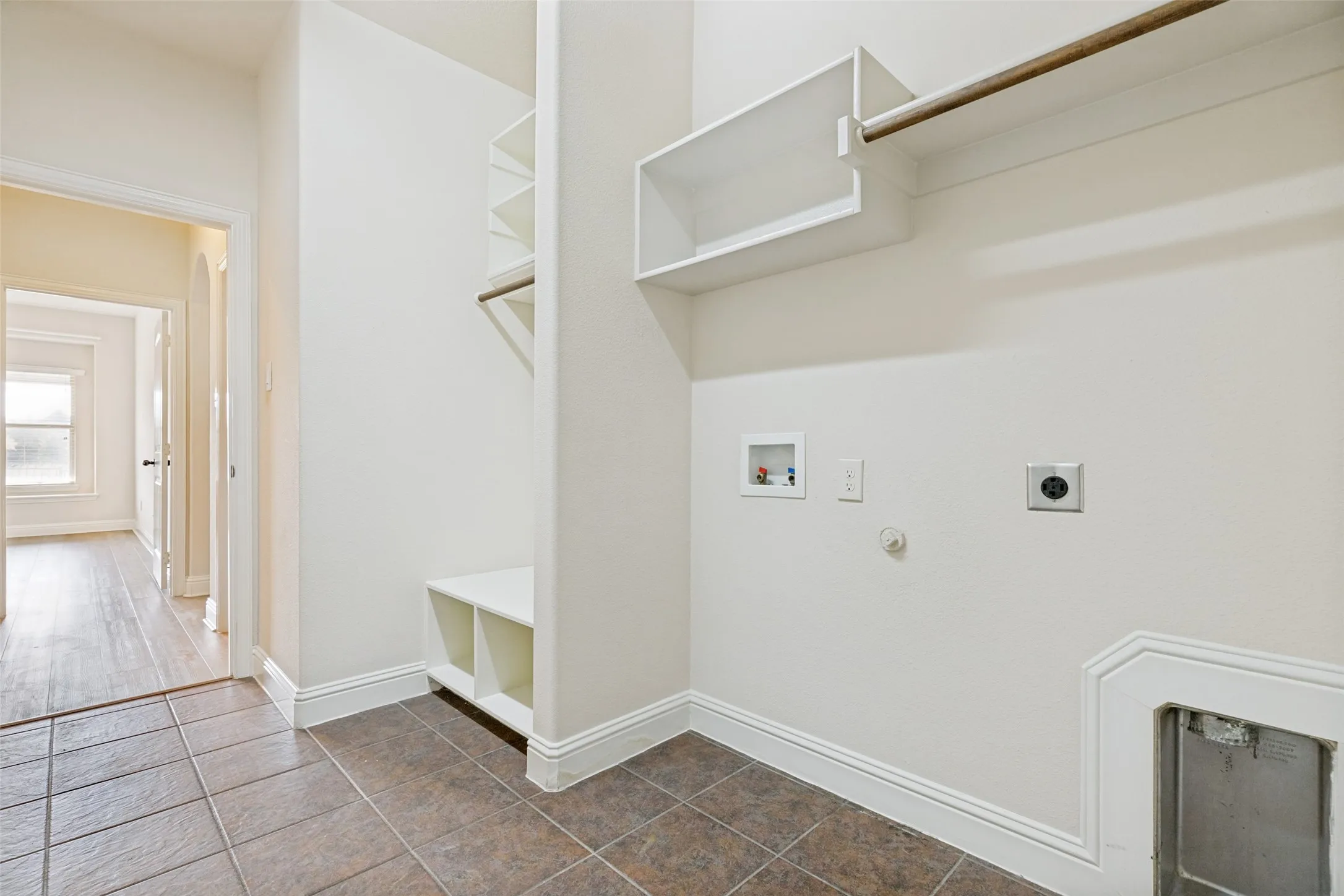 Single Family Residence For Sale in Denton County , 1100 Brendan Drive, Little Elm, Texas 75068, 4 Bedroom, 4 Bathroom, 2 Garage spaces, 2,921 Sqft, built in 2010, mls#21323739, Real Estate Agent in Little Elm, Homes For Sale in Denton county, Homes For Sale in Little Elm, Realtor in Little Elm Texas, Real Estate Brokerage Independent Realty Texas, Luminita Cordes Realtor