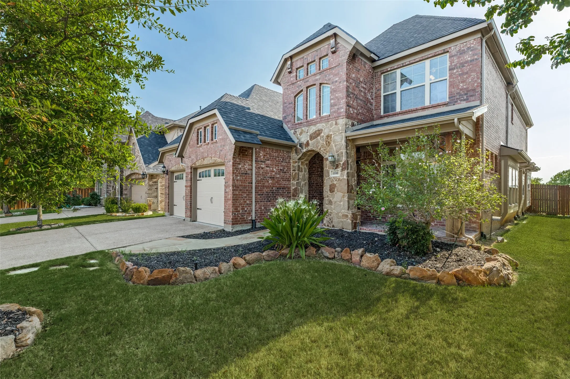 Single Family Residence For Sale in Denton County , 1100 Brendan Drive, Little Elm, Texas 75068, 4 Bedroom, 4 Bathroom, 2 Garage spaces, 2,921 Sqft, built in 2010, mls#21323739, Real Estate Agent in Little Elm, Homes For Sale in Denton county, Homes For Sale in Little Elm, Realtor in Little Elm Texas, Real Estate Brokerage Independent Realty Texas, Luminita Cordes Realtor