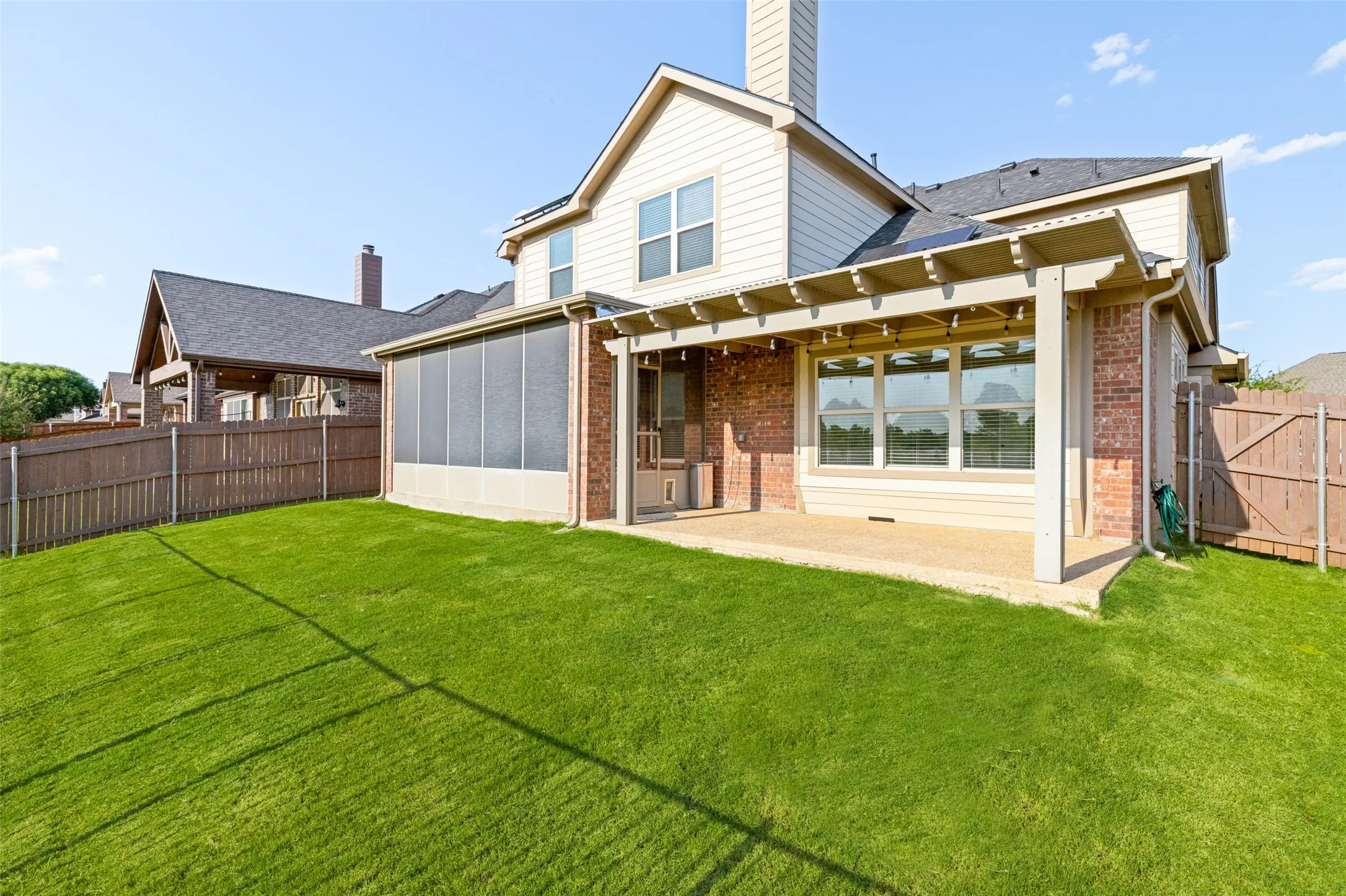 Single Family Residence For Sale in Denton County , 1100 Brendan Drive, Little Elm, Texas 75068, 4 Bedroom, 4 Bathroom, 2 Garage spaces, 2,921 Sqft, built in 2010, mls#21323739, Real Estate Agent in Little Elm, Homes For Sale in Denton county, Homes For Sale in Little Elm, Realtor in Little Elm Texas, Real Estate Brokerage Independent Realty Texas, Luminita Cordes Realtor