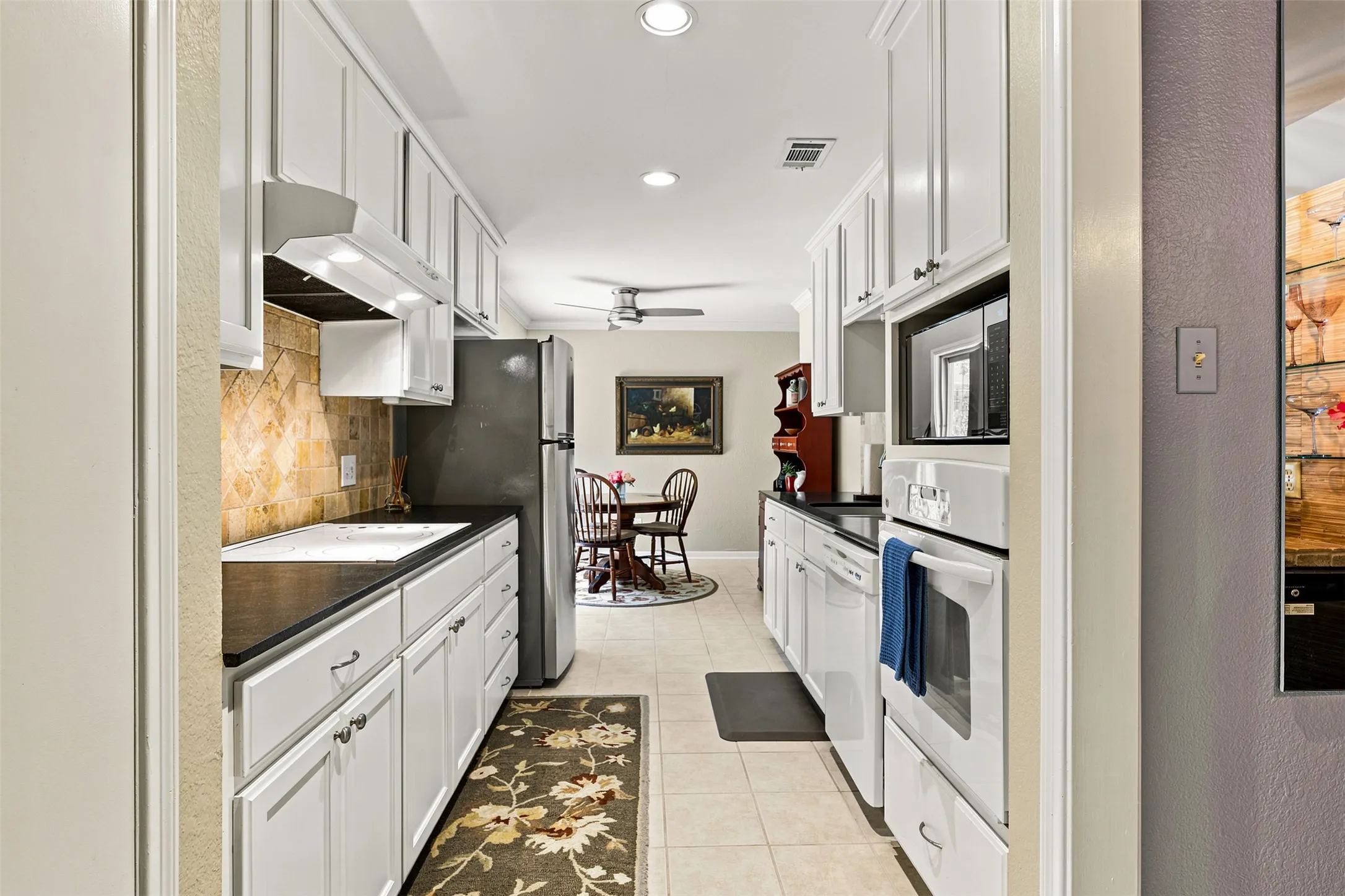 Single Family Residence For Sale in Mc Lennan County , 3411 Brannon Drive, Waco, Texas 76710, 3 Bedroom, 3 Bathroom, 2 Garage spaces, 1,813 Sqft, built in 1978, mls#21330467, Real Estate Agent in Waco, Homes For Sale in Mc Lennan county, Homes For Sale in Waco, Realtor in Waco Texas, Real Estate Brokerage Independent Realty Texas, Luminita Cordes Realtor