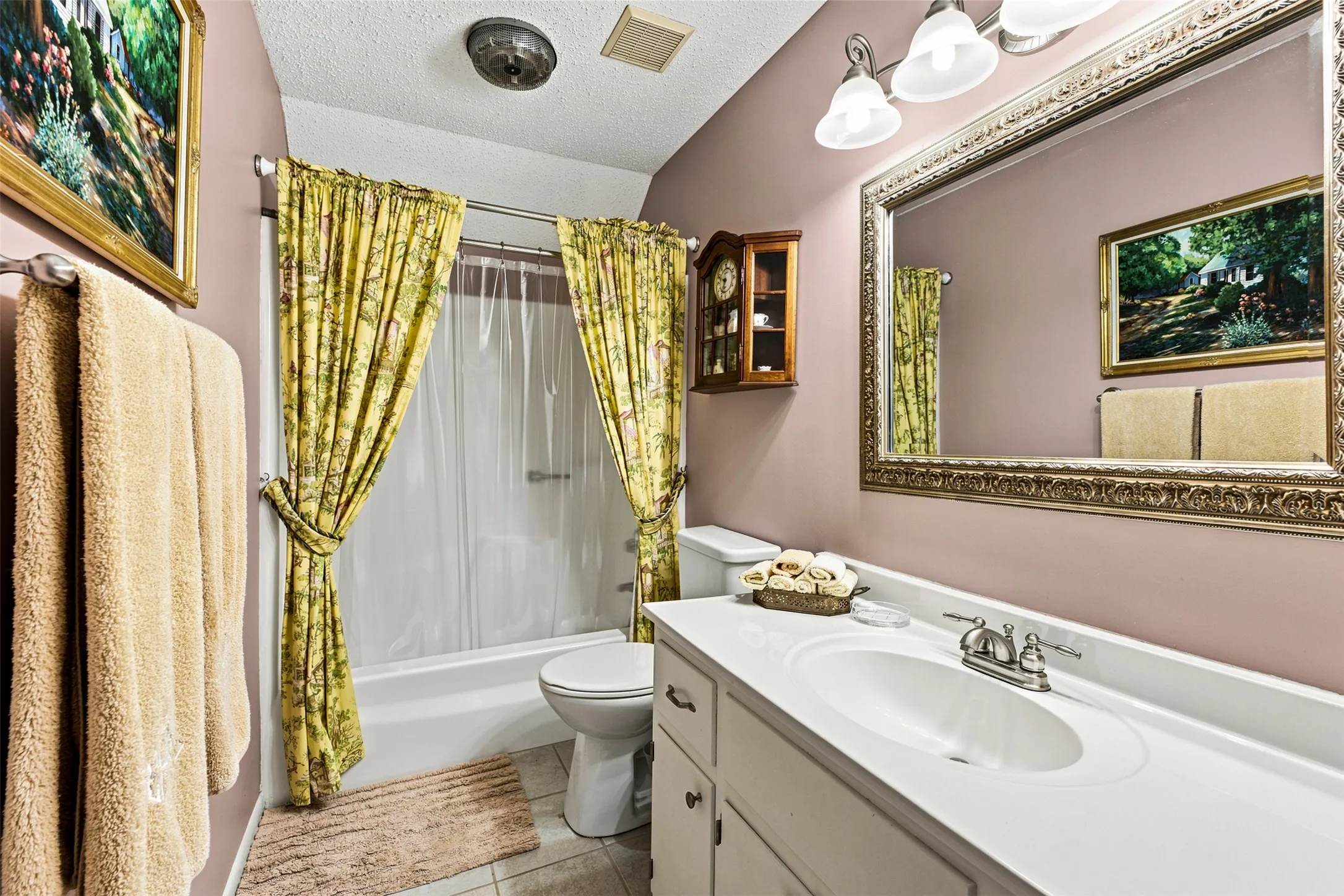 Single Family Residence For Sale in Mc Lennan County , 3411 Brannon Drive, Waco, Texas 76710, 3 Bedroom, 3 Bathroom, 2 Garage spaces, 1,813 Sqft, built in 1978, mls#21330467, Real Estate Agent in Waco, Homes For Sale in Mc Lennan county, Homes For Sale in Waco, Realtor in Waco Texas, Real Estate Brokerage Independent Realty Texas, Luminita Cordes Realtor