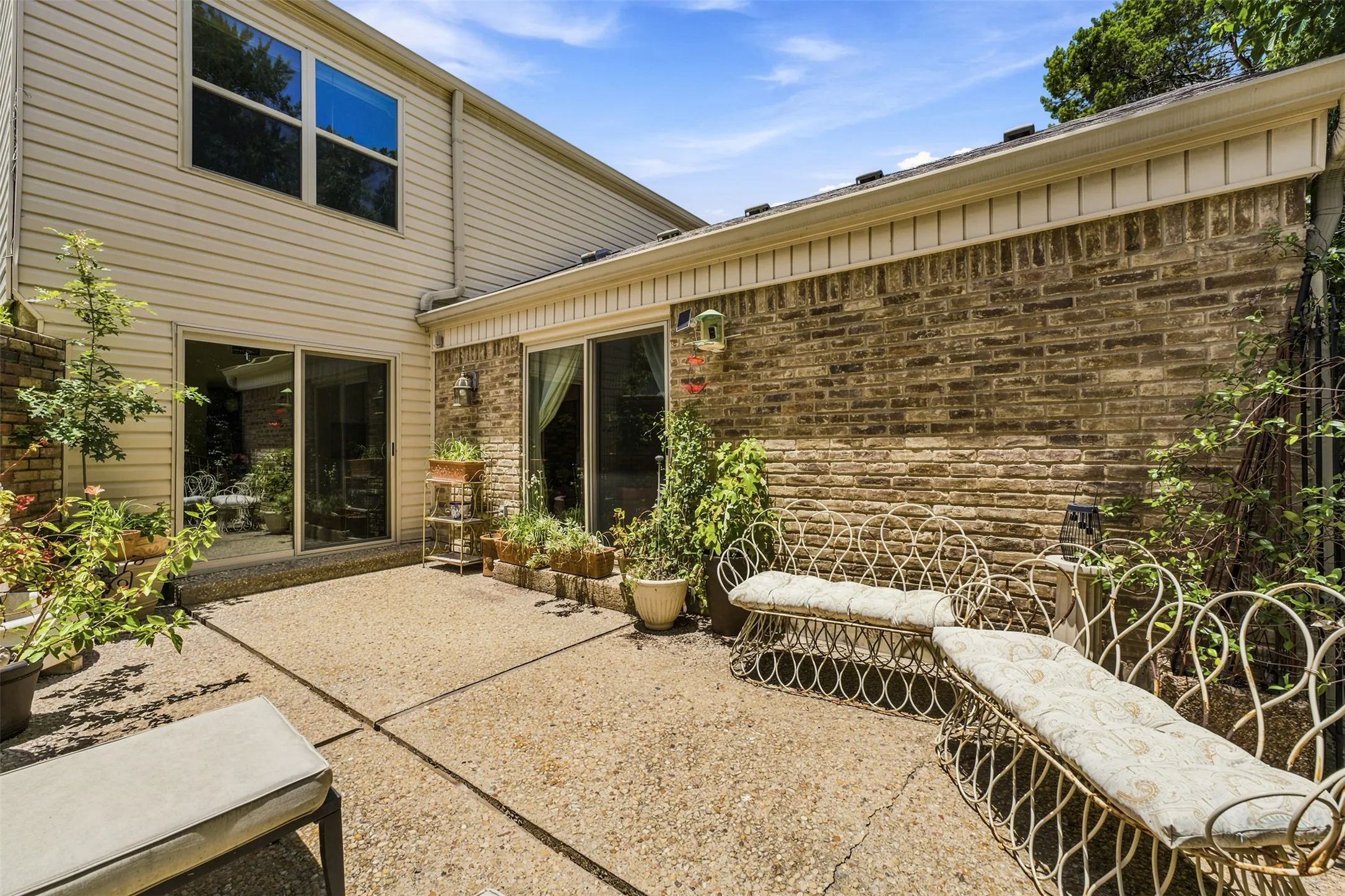Single Family Residence For Sale in Mc Lennan County , 3411 Brannon Drive, Waco, Texas 76710, 3 Bedroom, 3 Bathroom, 2 Garage spaces, 1,813 Sqft, built in 1978, mls#21330467, Real Estate Agent in Waco, Homes For Sale in Mc Lennan county, Homes For Sale in Waco, Realtor in Waco Texas, Real Estate Brokerage Independent Realty Texas, Luminita Cordes Realtor