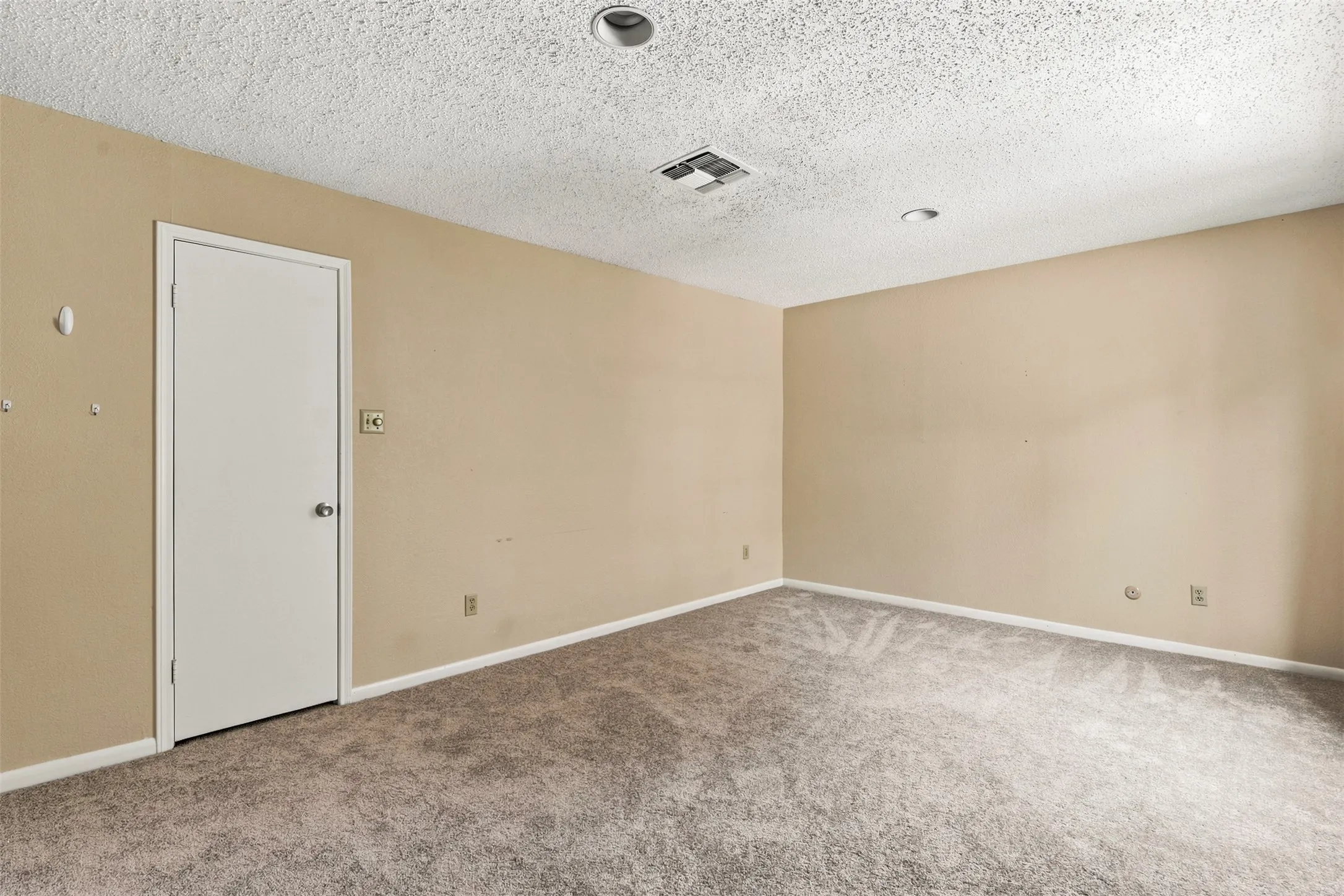 Single Family Residence For Sale in Mc Lennan County , 3411 Brannon Drive, Waco, Texas 76710, 3 Bedroom, 3 Bathroom, 2 Garage spaces, 1,813 Sqft, built in 1978, mls#21330467, Real Estate Agent in Waco, Homes For Sale in Mc Lennan county, Homes For Sale in Waco, Realtor in Waco Texas, Real Estate Brokerage Independent Realty Texas, Luminita Cordes Realtor