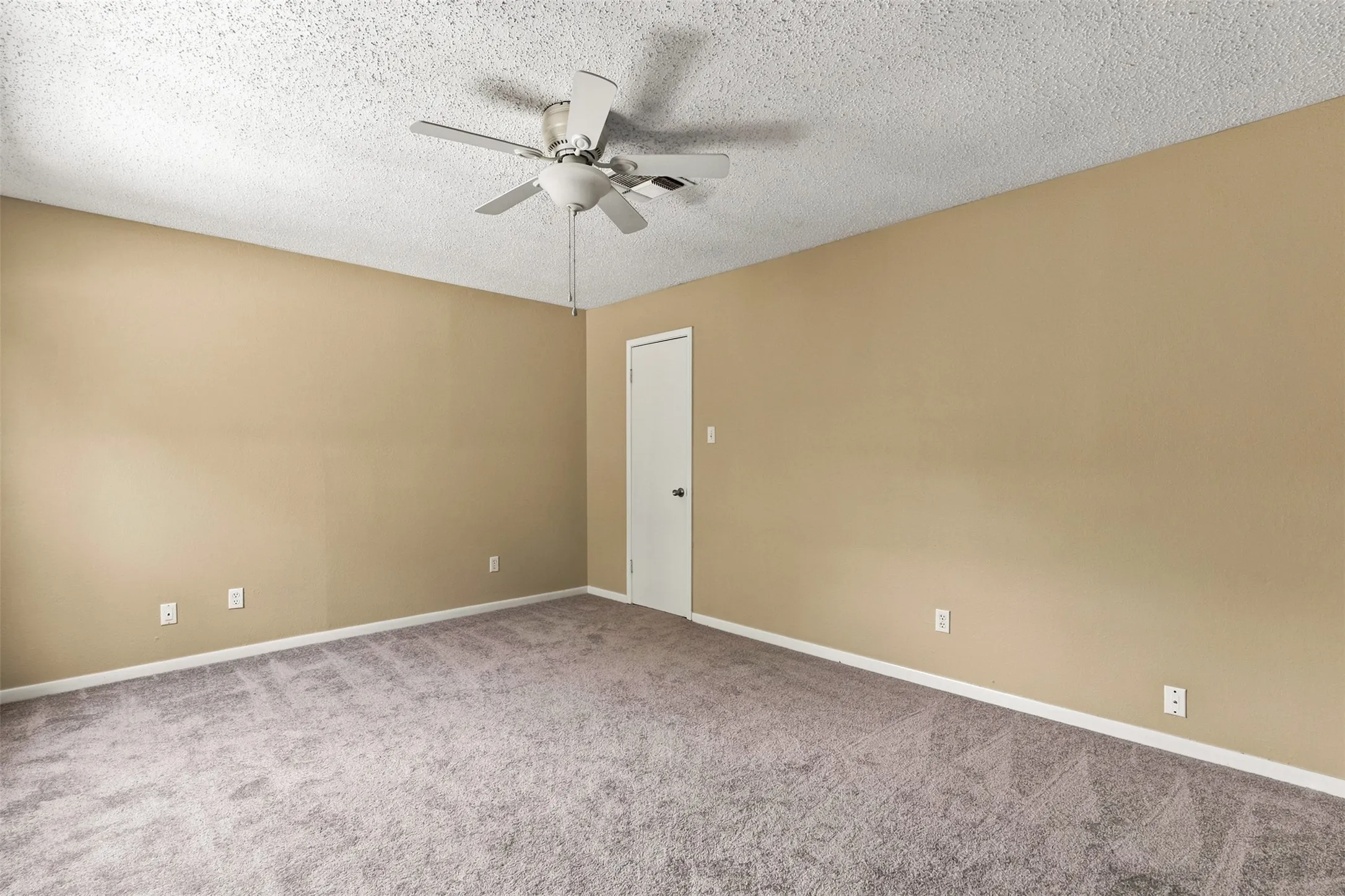 Single Family Residence For Sale in Mc Lennan County , 3411 Brannon Drive, Waco, Texas 76710, 3 Bedroom, 3 Bathroom, 2 Garage spaces, 1,813 Sqft, built in 1978, mls#21330467, Real Estate Agent in Waco, Homes For Sale in Mc Lennan county, Homes For Sale in Waco, Realtor in Waco Texas, Real Estate Brokerage Independent Realty Texas, Luminita Cordes Realtor