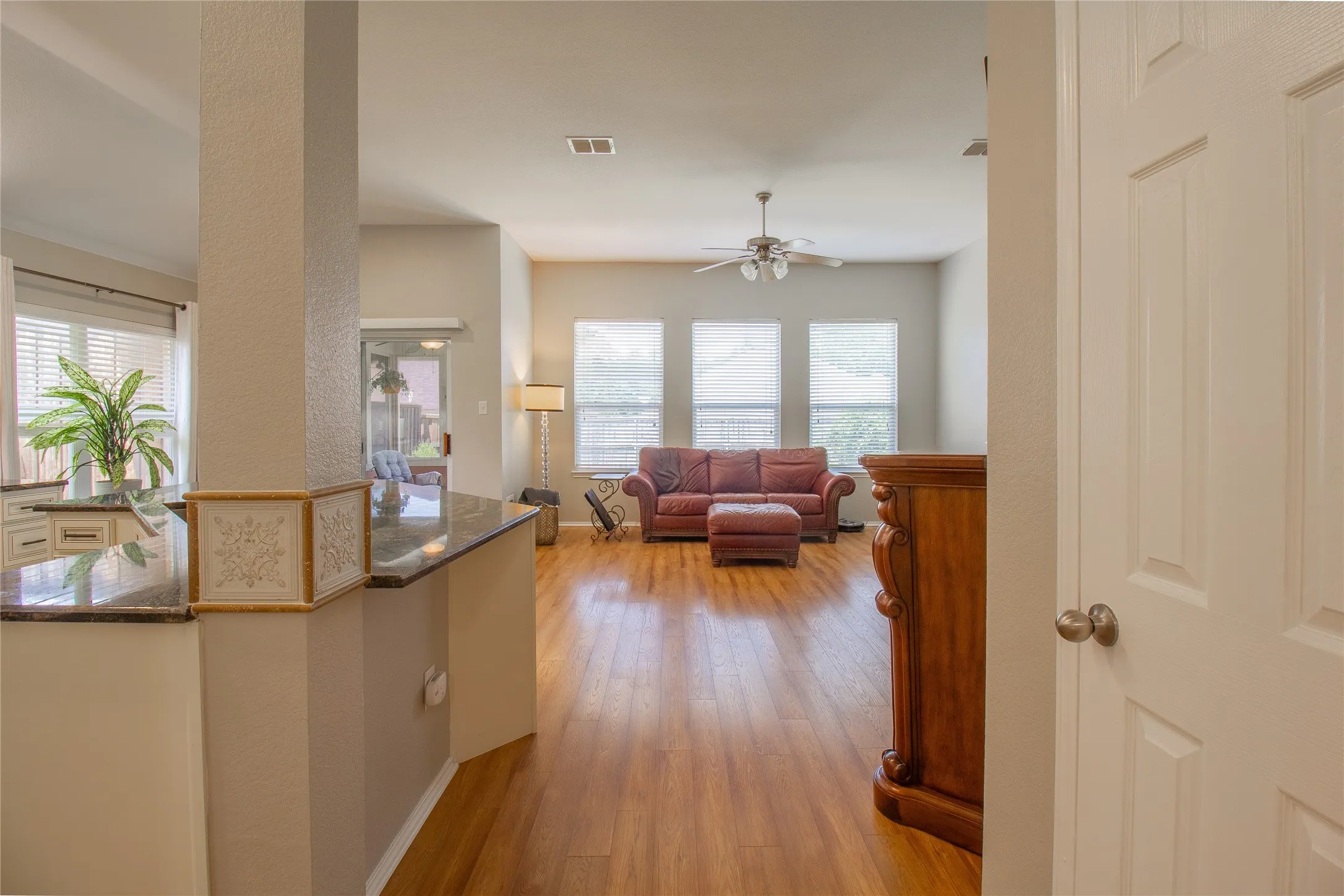 Single Family Residence For Sale in Rockwall County , 406 Hackberry Drive, Fate, Texas 75087, 3 Bedroom, 2 Bathroom, 2 Garage spaces, 1,629 Sqft, built in 2006, mls#21329991, Real Estate Agent in Fate, Homes For Sale in Rockwall county, Homes For Sale in Fate, Realtor in Fate Texas, Real Estate Brokerage Independent Realty Texas, Luminita Cordes Realtor