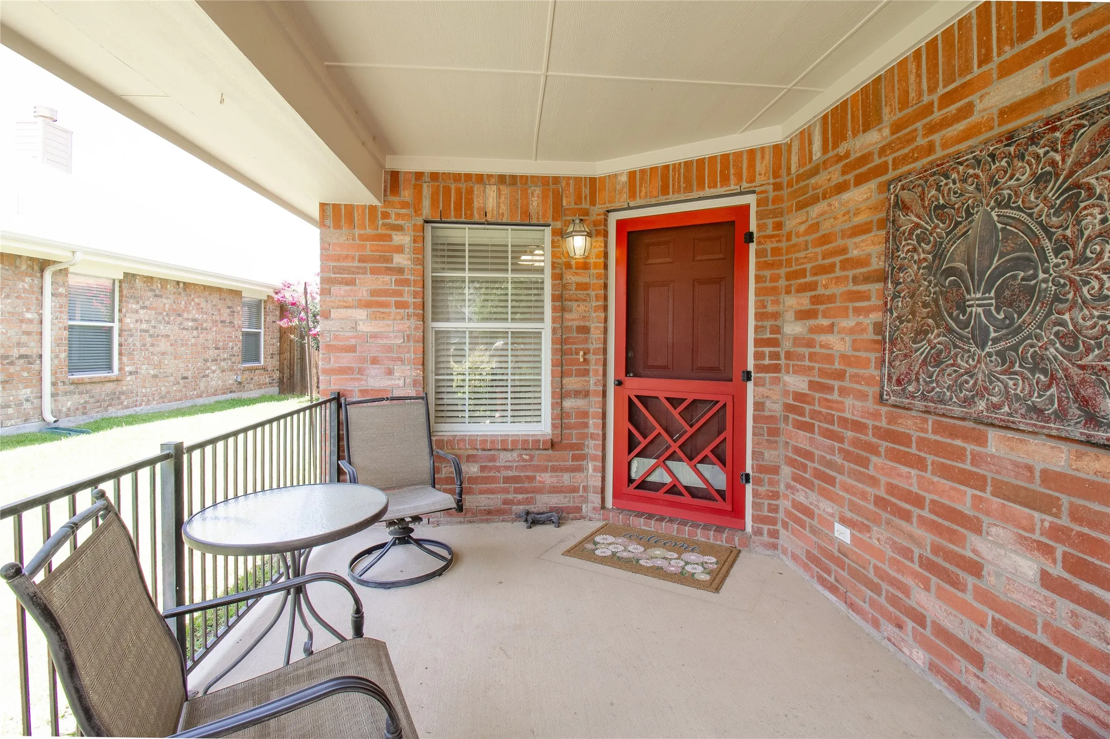 Single Family Residence For Sale in Rockwall County , 406 Hackberry Drive, Fate, Texas 75087, 3 Bedroom, 2 Bathroom, 2 Garage spaces, 1,629 Sqft, built in 2006, mls#21329991, Real Estate Agent in Fate, Homes For Sale in Rockwall county, Homes For Sale in Fate, Realtor in Fate Texas, Real Estate Brokerage Independent Realty Texas, Luminita Cordes Realtor