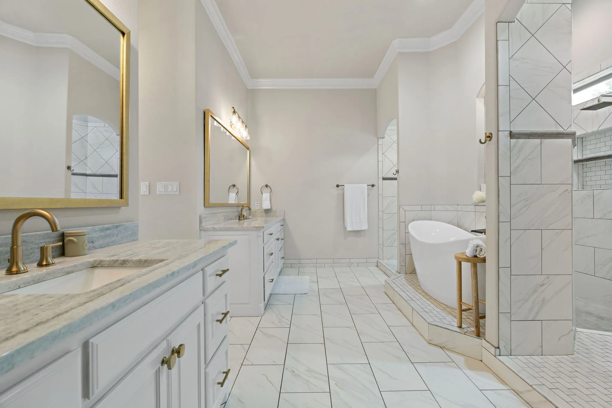 Single Family Residence For Sale in Ellis County , 1803 Sunset Crossing, Cedar Hill, Texas 75104, 4 Bedroom, 4 Bathroom, 2 Garage spaces, 4,107 Sqft, built in 2017, mls#21324280, Real Estate Agent in Cedar Hill, Homes For Sale in Ellis county, Homes For Sale in Cedar Hill, Realtor in Cedar Hill Texas, Real Estate Brokerage Independent Realty Texas, Luminita Cordes Realtor