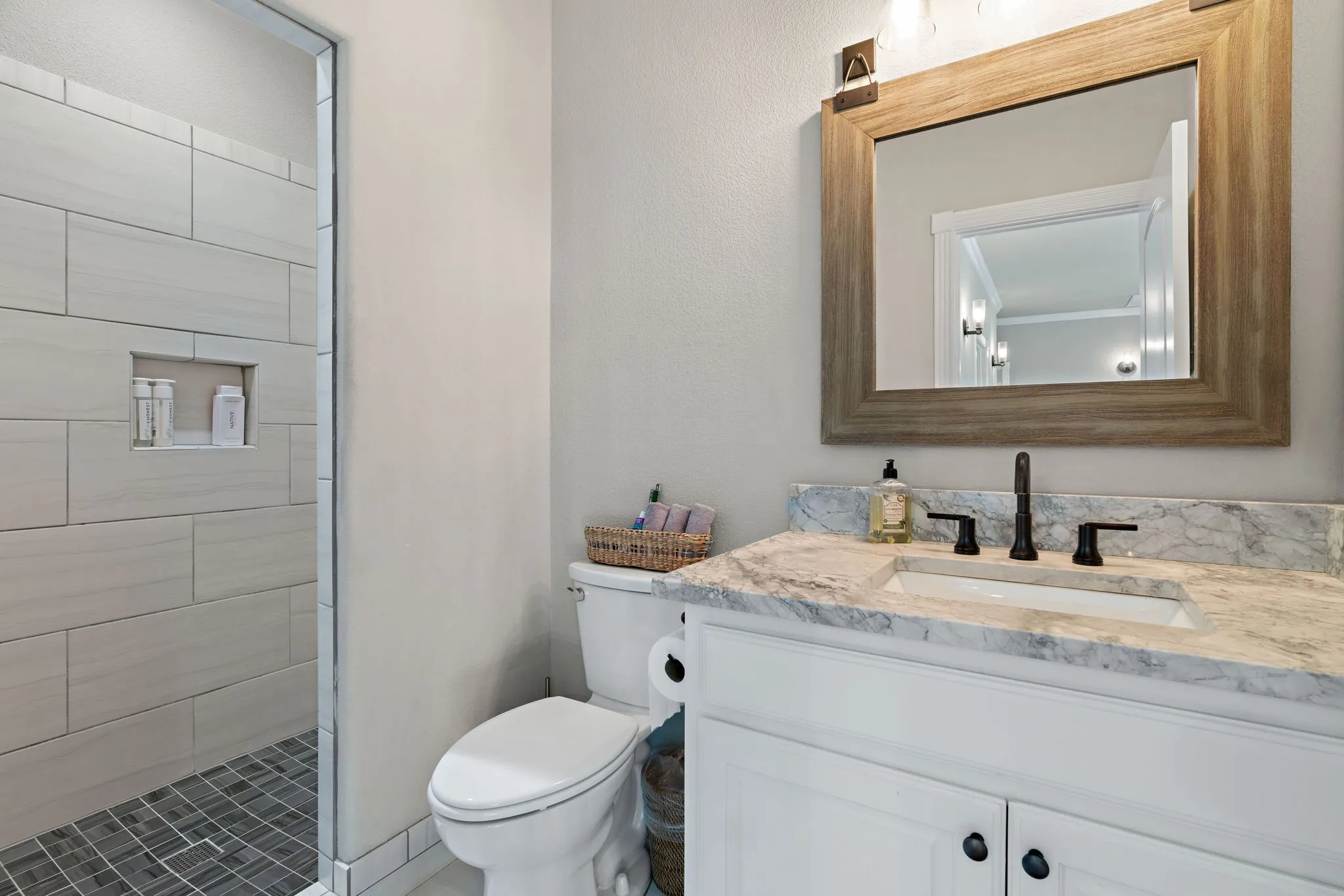 Single Family Residence For Sale in Ellis County , 1803 Sunset Crossing, Cedar Hill, Texas 75104, 4 Bedroom, 4 Bathroom, 2 Garage spaces, 4,107 Sqft, built in 2017, mls#21324280, Real Estate Agent in Cedar Hill, Homes For Sale in Ellis county, Homes For Sale in Cedar Hill, Realtor in Cedar Hill Texas, Real Estate Brokerage Independent Realty Texas, Luminita Cordes Realtor