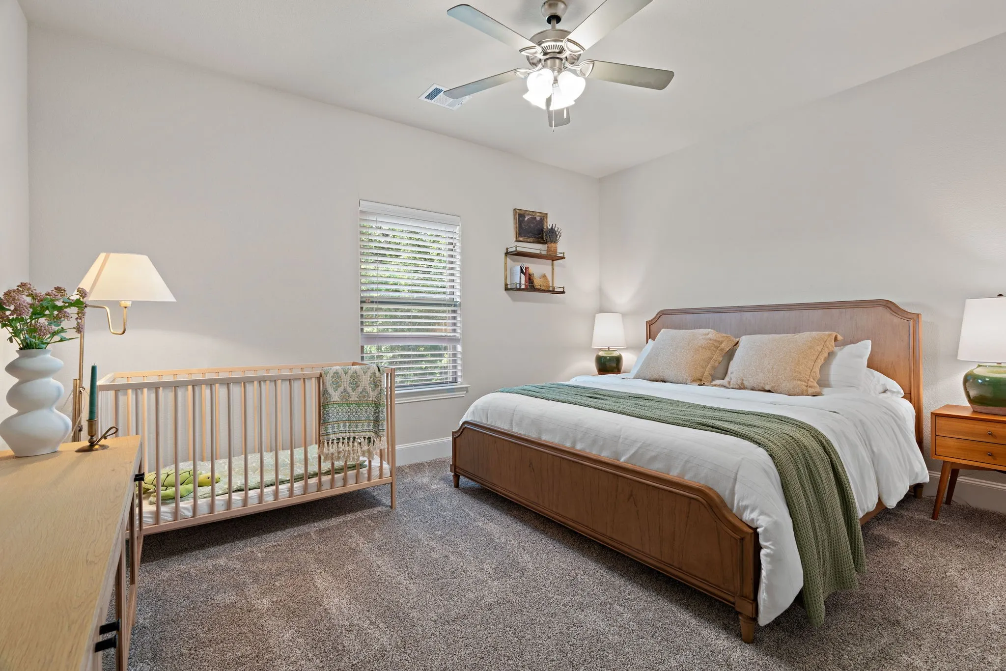 Single Family Residence For Sale in Ellis County , 1803 Sunset Crossing, Cedar Hill, Texas 75104, 4 Bedroom, 4 Bathroom, 2 Garage spaces, 4,107 Sqft, built in 2017, mls#21324280, Real Estate Agent in Cedar Hill, Homes For Sale in Ellis county, Homes For Sale in Cedar Hill, Realtor in Cedar Hill Texas, Real Estate Brokerage Independent Realty Texas, Luminita Cordes Realtor