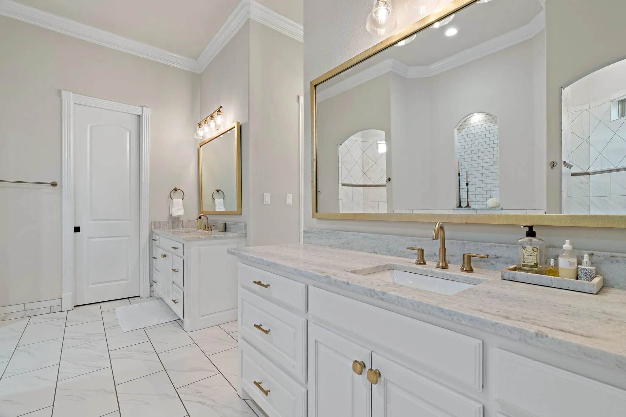 Single Family Residence For Sale in Ellis County , 1803 Sunset Crossing, Cedar Hill, Texas 75104, 4 Bedroom, 4 Bathroom, 2 Garage spaces, 4,107 Sqft, built in 2017, mls#21324280, Real Estate Agent in Cedar Hill, Homes For Sale in Ellis county, Homes For Sale in Cedar Hill, Realtor in Cedar Hill Texas, Real Estate Brokerage Independent Realty Texas, Luminita Cordes Realtor