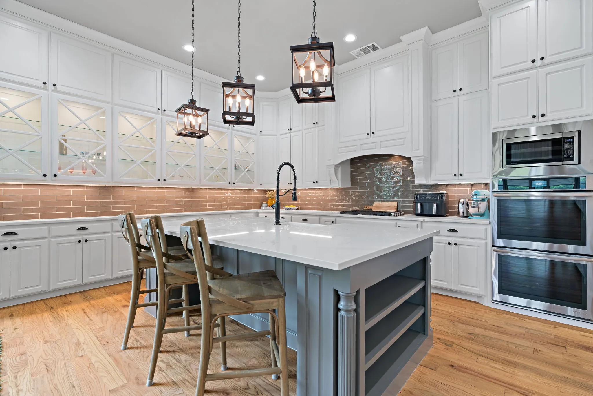 Single Family Residence For Sale in Ellis County , 1803 Sunset Crossing, Cedar Hill, Texas 75104, 4 Bedroom, 4 Bathroom, 2 Garage spaces, 4,107 Sqft, built in 2017, mls#21324280, Real Estate Agent in Cedar Hill, Homes For Sale in Ellis county, Homes For Sale in Cedar Hill, Realtor in Cedar Hill Texas, Real Estate Brokerage Independent Realty Texas, Luminita Cordes Realtor