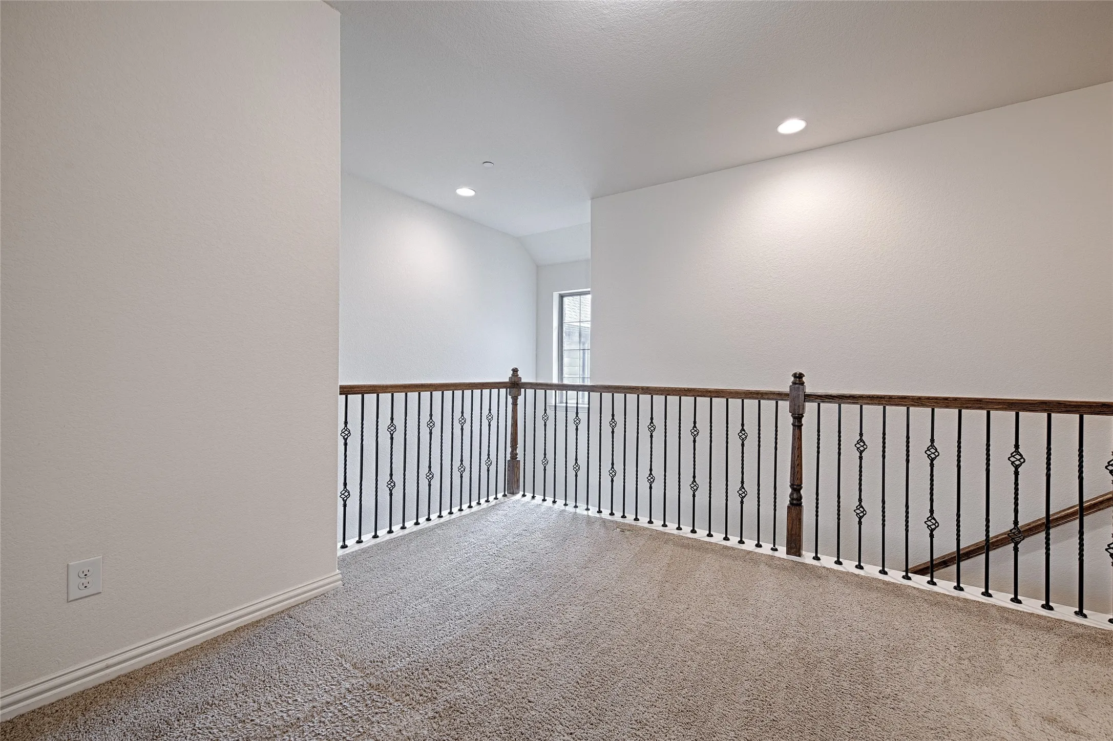 Townhouse For Rent in Collin County , 4771 Bridgewater Street, Plano, Texas 75074, 3 Bedroom, 3 Bathroom, 2 Garage spaces, 1,621 Sqft, built in 2016, Price $2,400, mls#21330370, Real Estate Agent in Plano, Homes For Rent in Collin county, Homes For Rent in Plano, Realtor in Plano Texas, Real Estate Brokerage Independent Realty Texas, Luminita Cordes Realtor