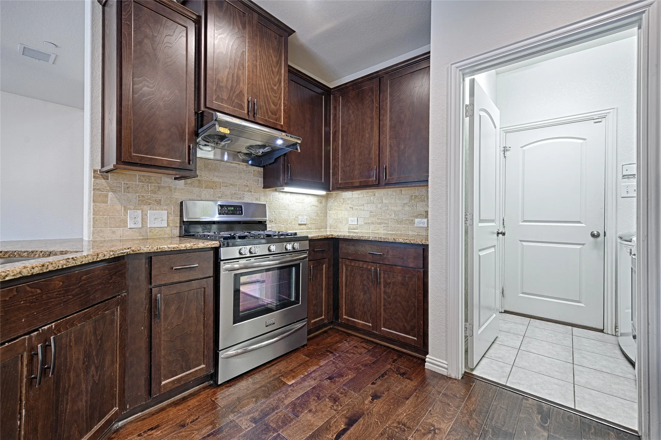 Townhouse For Rent in Collin County , 4771 Bridgewater Street, Plano, Texas 75074, 3 Bedroom, 3 Bathroom, 2 Garage spaces, 1,621 Sqft, built in 2016, Price $2,400, mls#21330370, Real Estate Agent in Plano, Homes For Rent in Collin county, Homes For Rent in Plano, Realtor in Plano Texas, Real Estate Brokerage Independent Realty Texas, Luminita Cordes Realtor