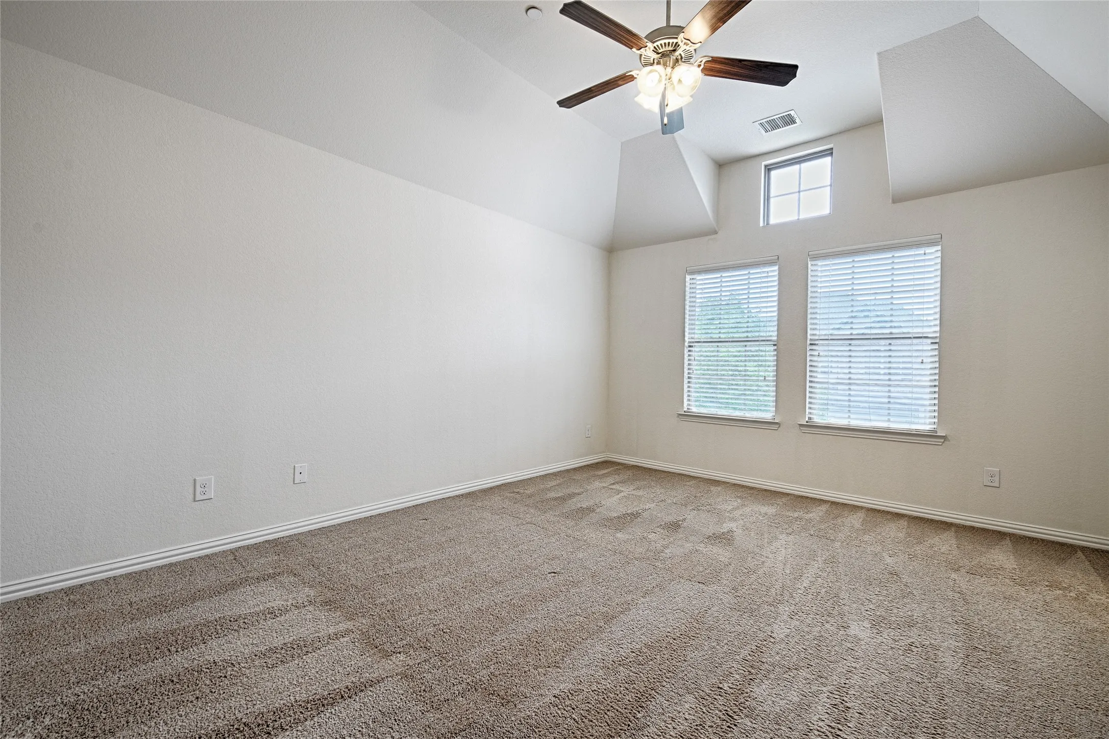 Townhouse For Rent in Collin County , 4771 Bridgewater Street, Plano, Texas 75074, 3 Bedroom, 3 Bathroom, 2 Garage spaces, 1,621 Sqft, built in 2016, Price $2,400, mls#21330370, Real Estate Agent in Plano, Homes For Rent in Collin county, Homes For Rent in Plano, Realtor in Plano Texas, Real Estate Brokerage Independent Realty Texas, Luminita Cordes Realtor