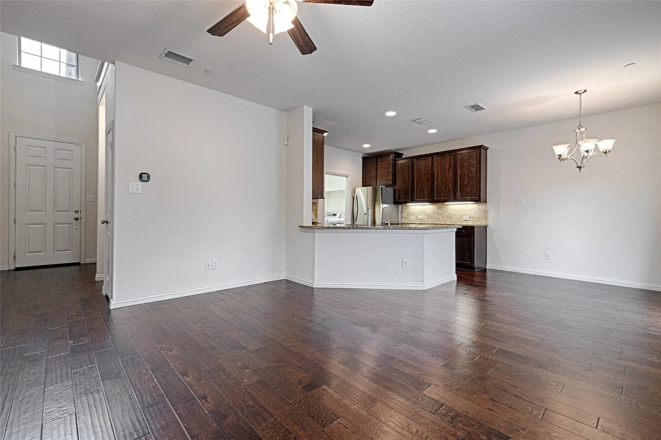 Townhouse For Rent in Collin County , 4771 Bridgewater Street, Plano, Texas 75074, 3 Bedroom, 3 Bathroom, 2 Garage spaces, 1,621 Sqft, built in 2016, Price $2,400, mls#21330370, Real Estate Agent in Plano, Homes For Rent in Collin county, Homes For Rent in Plano, Realtor in Plano Texas, Real Estate Brokerage Independent Realty Texas, Luminita Cordes Realtor