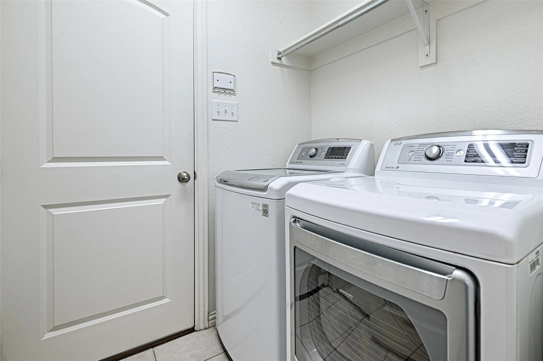 Townhouse For Rent in Collin County , 4771 Bridgewater Street, Plano, Texas 75074, 3 Bedroom, 3 Bathroom, 2 Garage spaces, 1,621 Sqft, built in 2016, Price $2,400, mls#21330370, Real Estate Agent in Plano, Homes For Rent in Collin county, Homes For Rent in Plano, Realtor in Plano Texas, Real Estate Brokerage Independent Realty Texas, Luminita Cordes Realtor