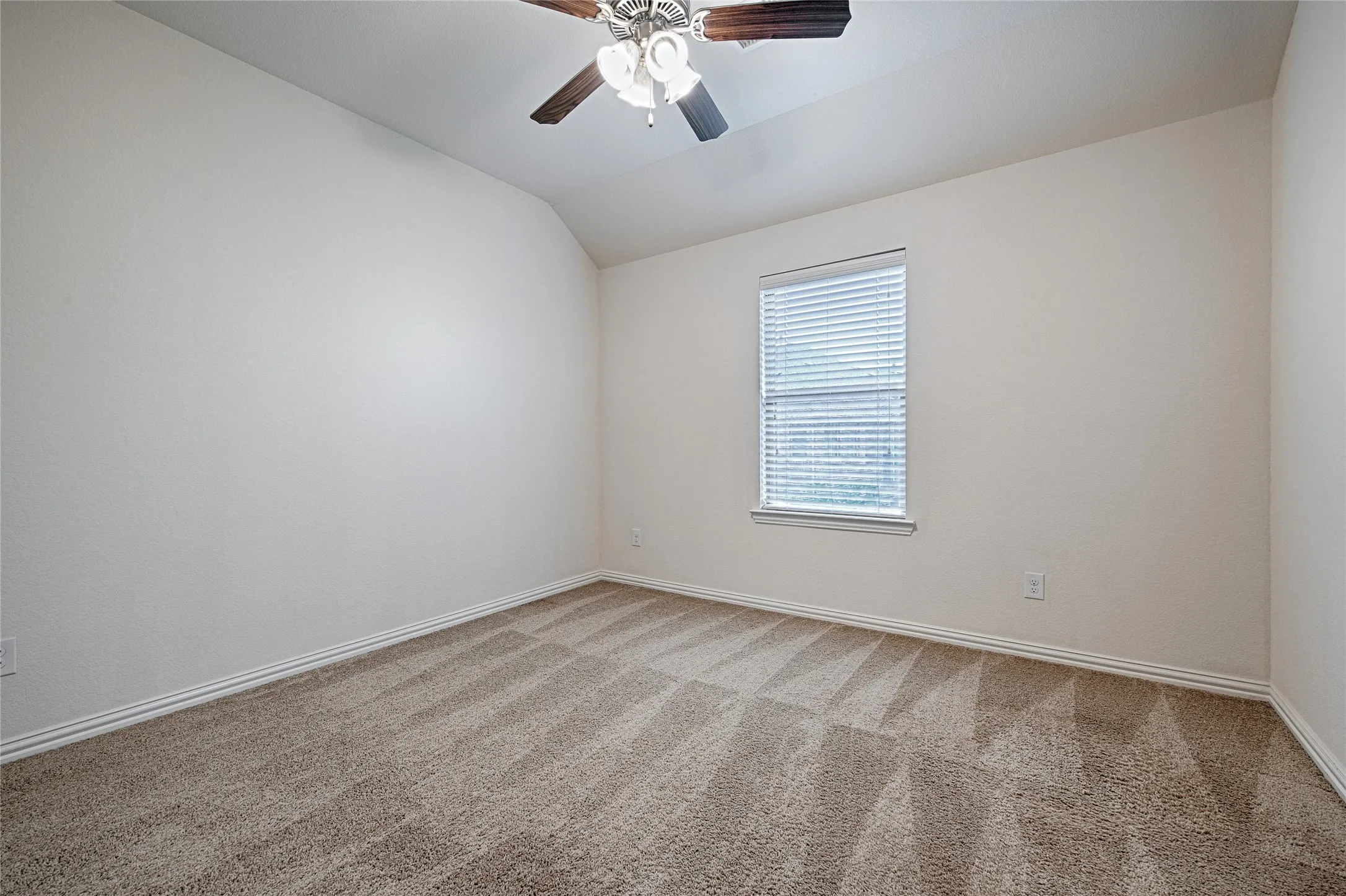Townhouse For Rent in Collin County , 4771 Bridgewater Street, Plano, Texas 75074, 3 Bedroom, 3 Bathroom, 2 Garage spaces, 1,621 Sqft, built in 2016, Price $2,400, mls#21330370, Real Estate Agent in Plano, Homes For Rent in Collin county, Homes For Rent in Plano, Realtor in Plano Texas, Real Estate Brokerage Independent Realty Texas, Luminita Cordes Realtor