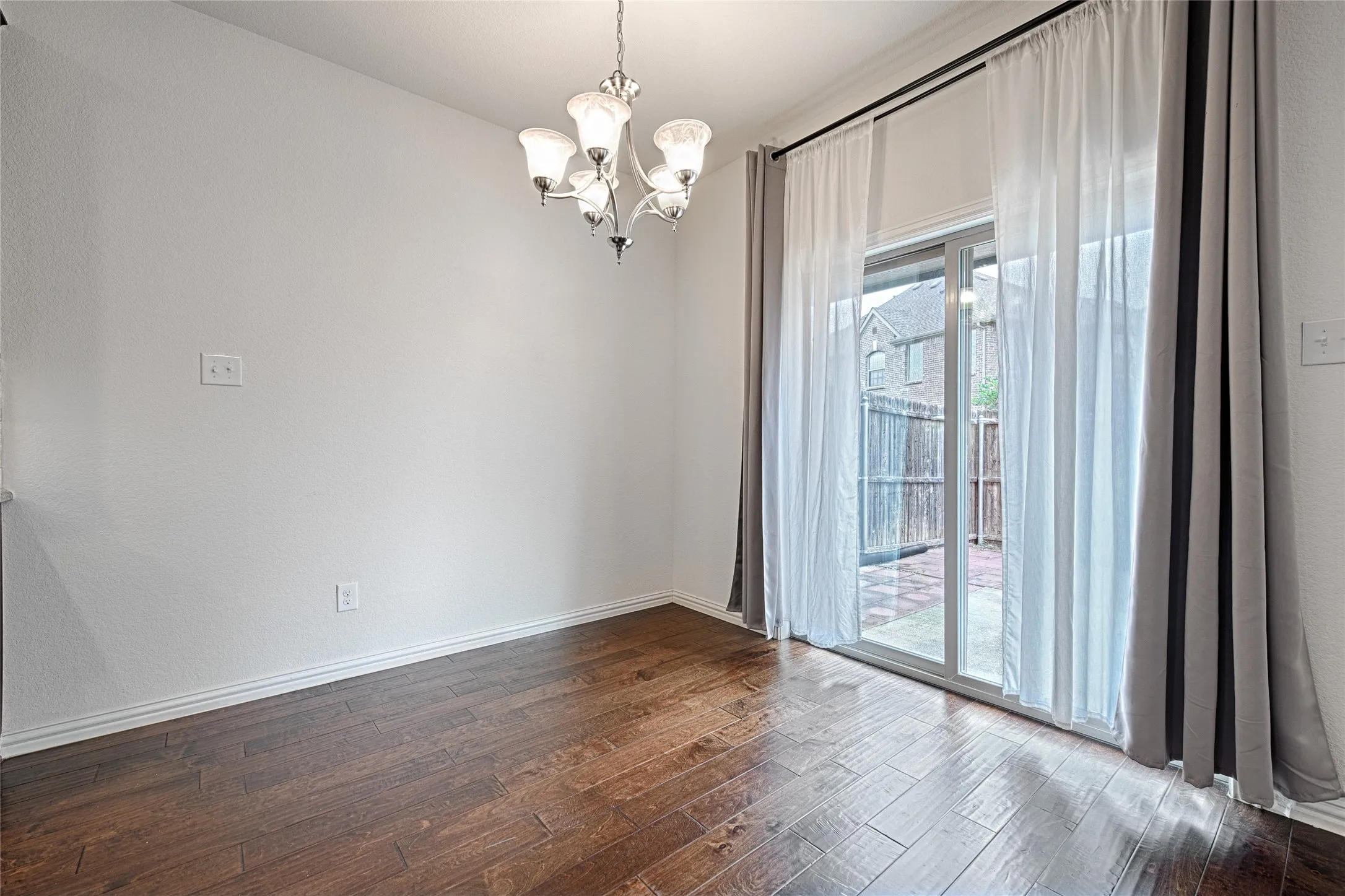 Townhouse For Rent in Collin County , 4771 Bridgewater Street, Plano, Texas 75074, 3 Bedroom, 3 Bathroom, 2 Garage spaces, 1,621 Sqft, built in 2016, Price $2,400, mls#21330370, Real Estate Agent in Plano, Homes For Rent in Collin county, Homes For Rent in Plano, Realtor in Plano Texas, Real Estate Brokerage Independent Realty Texas, Luminita Cordes Realtor